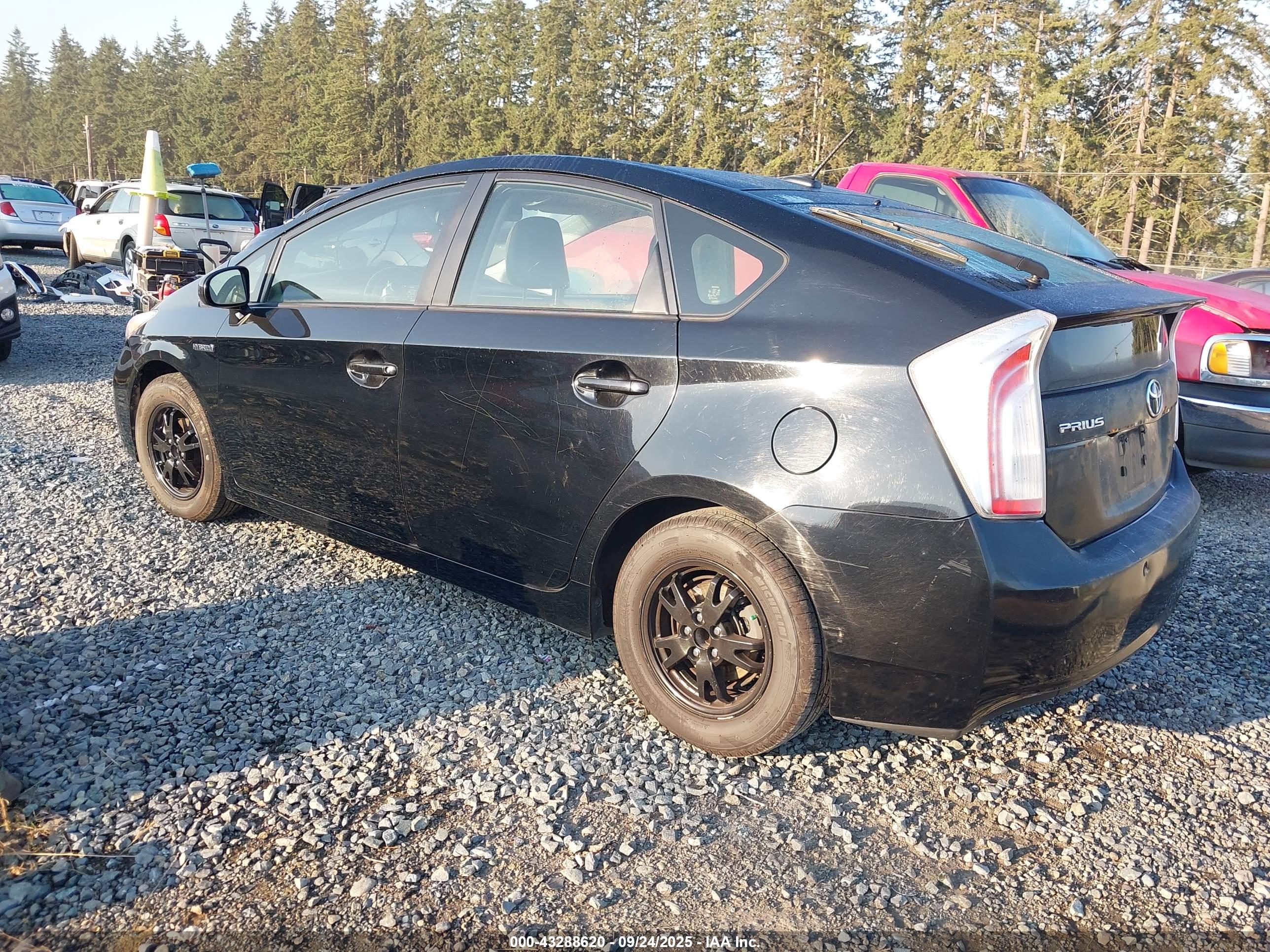 TOYOTA PRIUS image 3