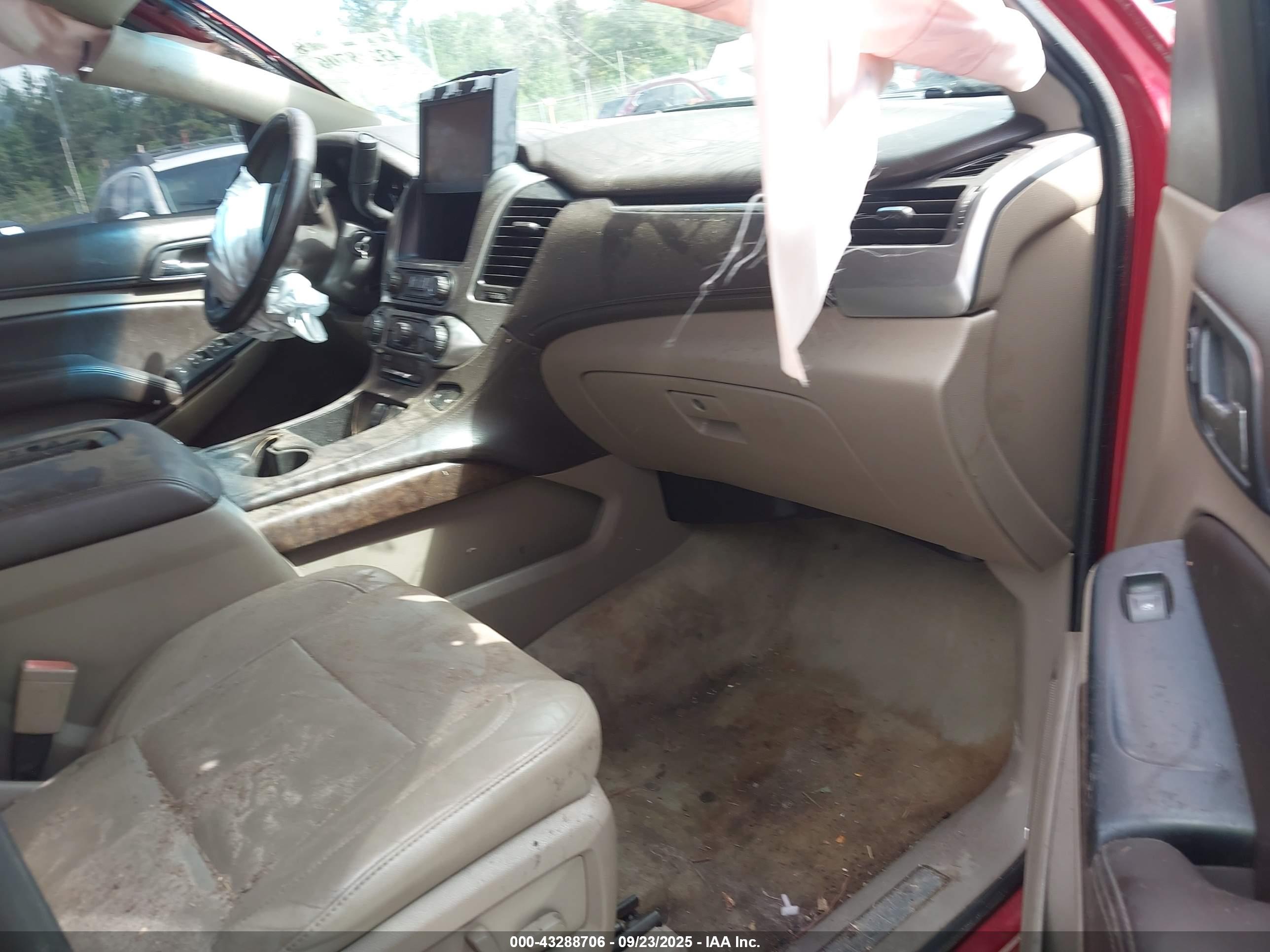 CHEVROLET TAHOE image 5