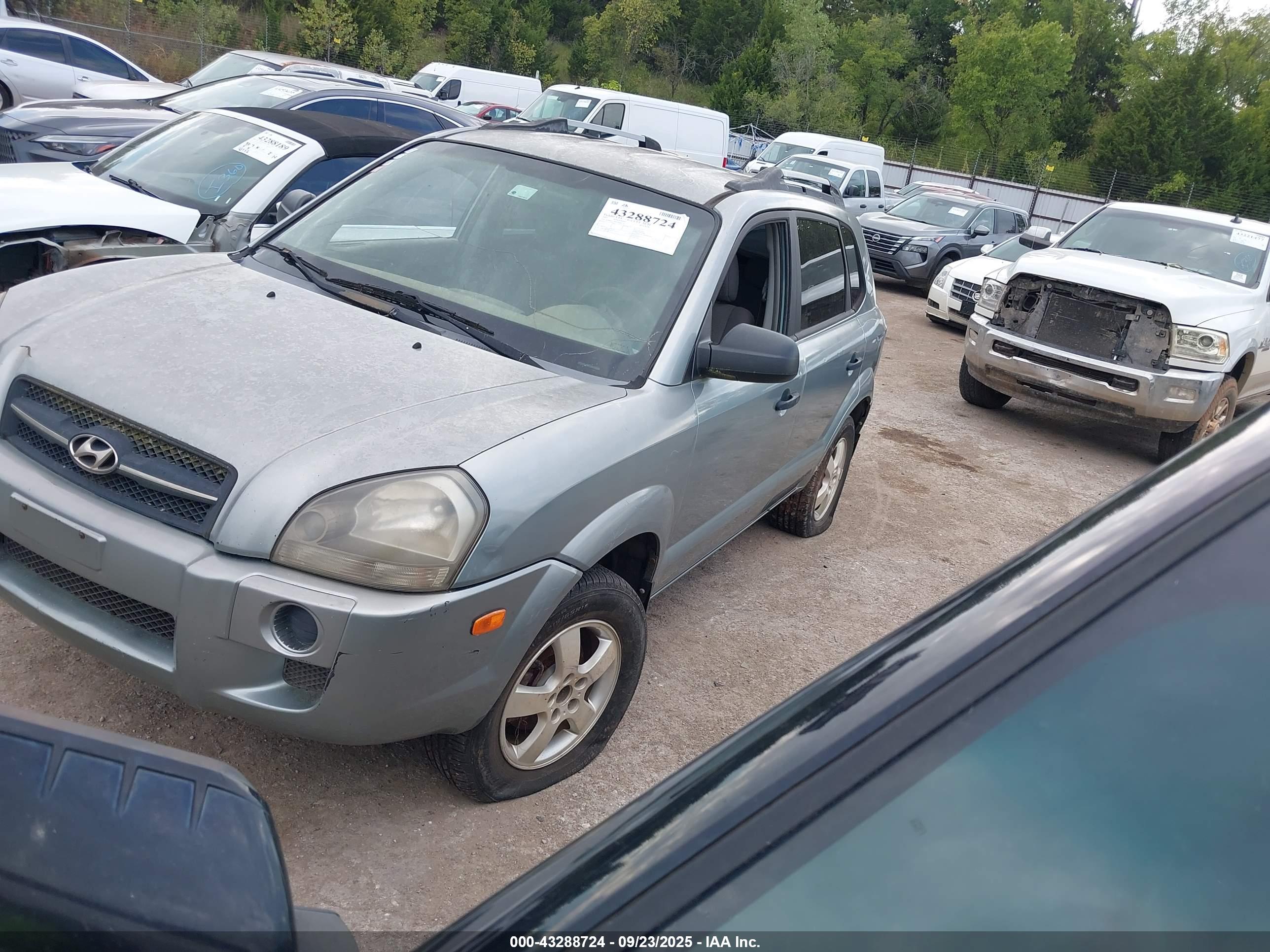 HYUNDAI TUCSON image 2