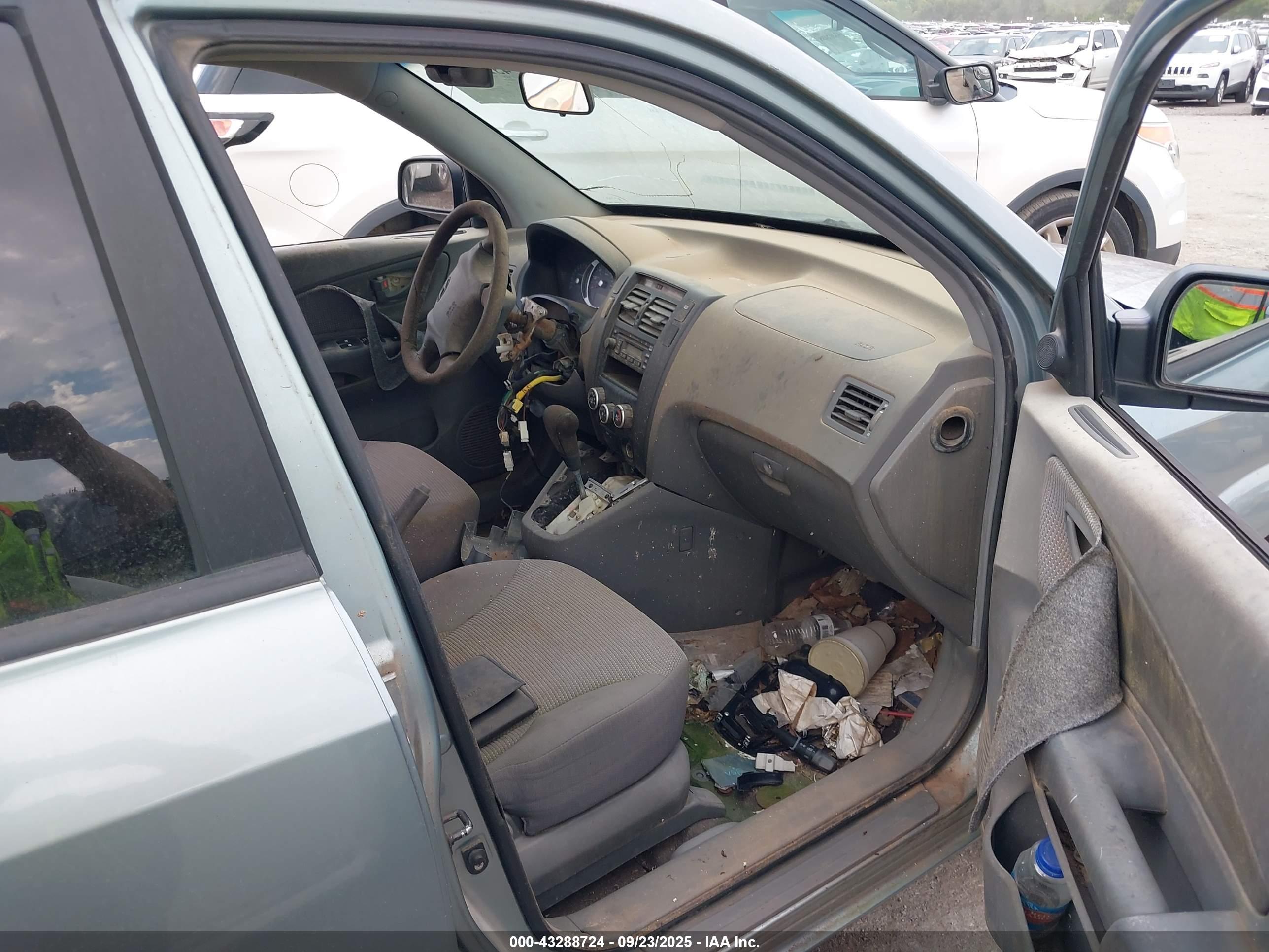 HYUNDAI TUCSON image 5