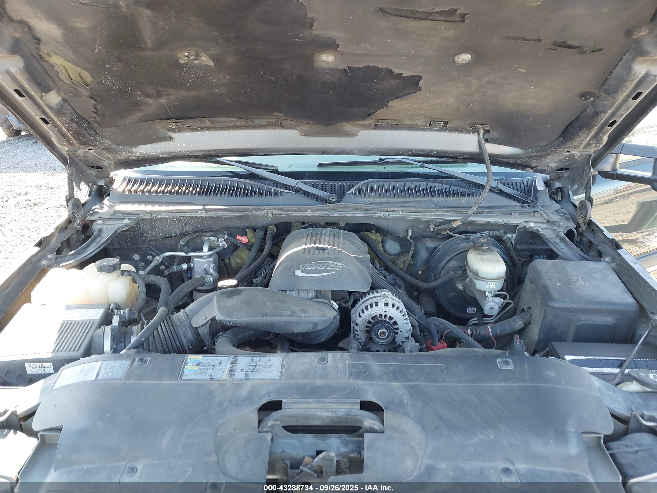 CHEVROLET SILVERADO image 10
