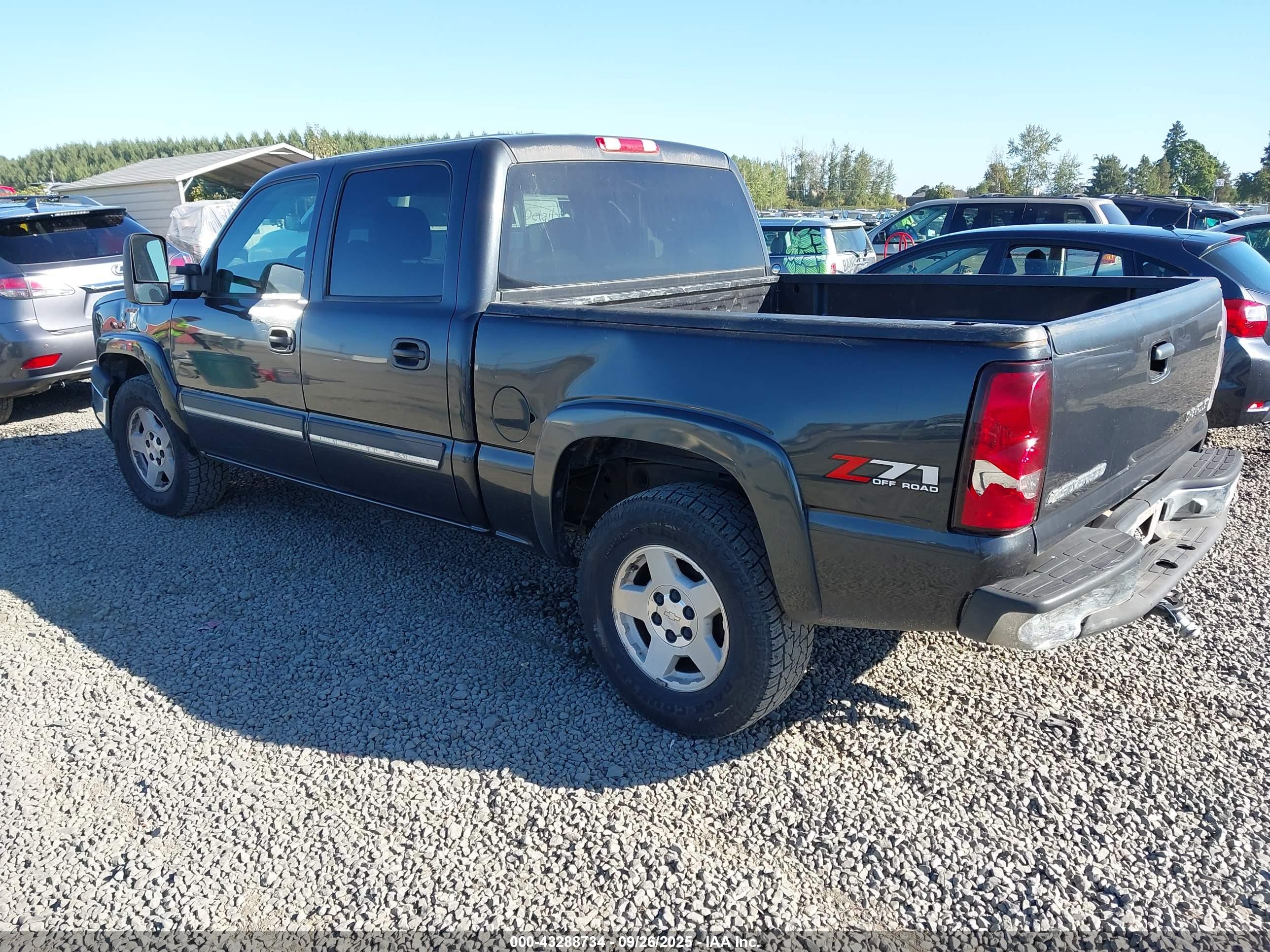 CHEVROLET SILVERADO image 3
