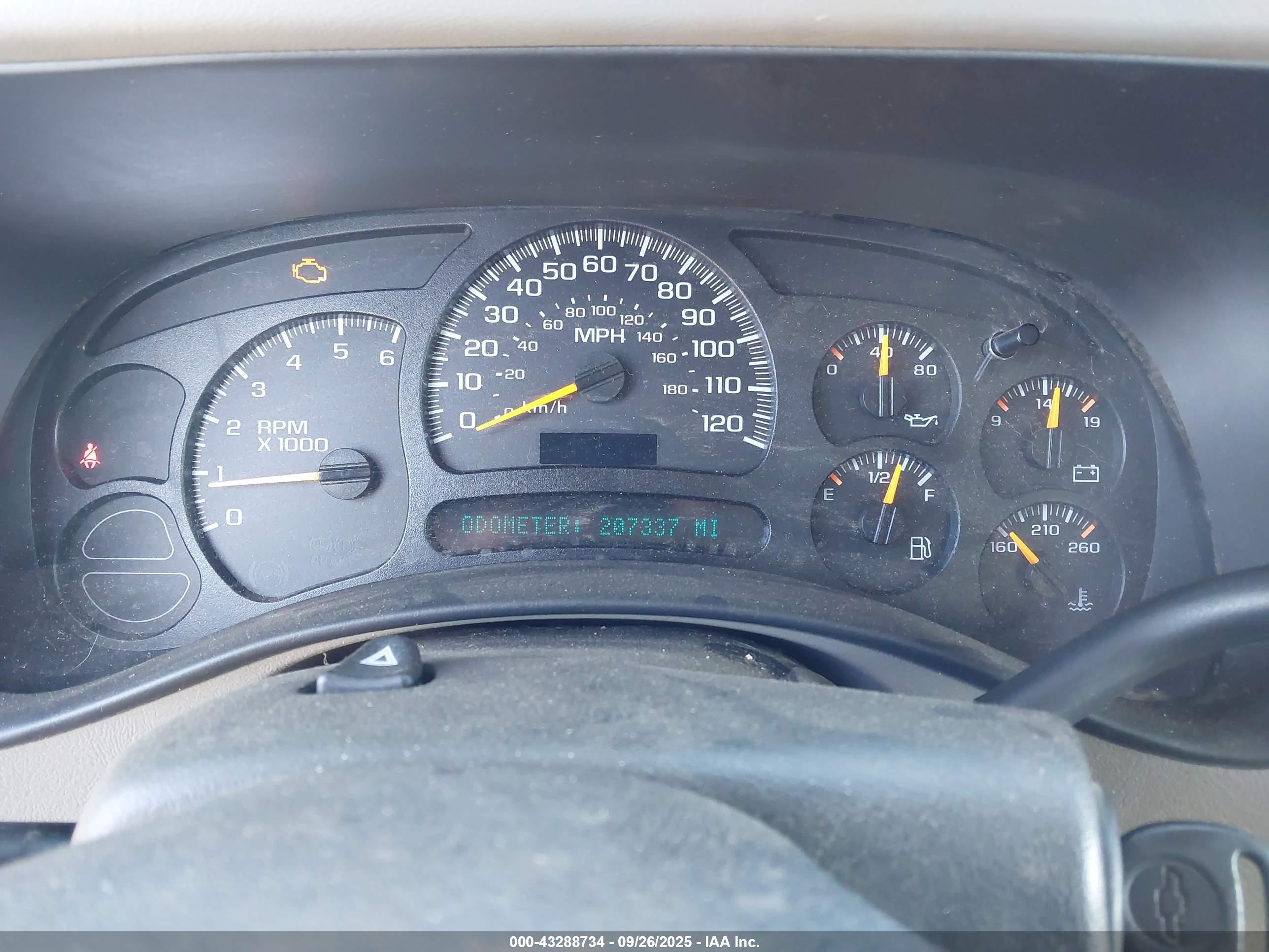 CHEVROLET SILVERADO image 7