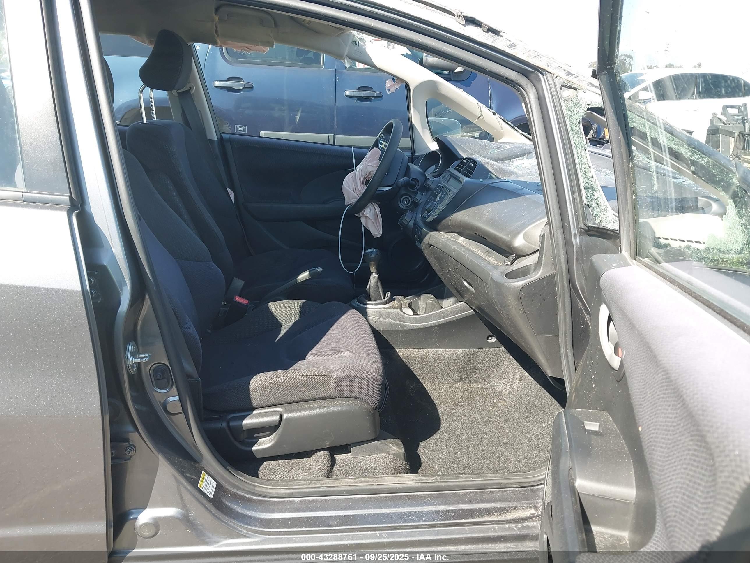HONDA FIT image 5