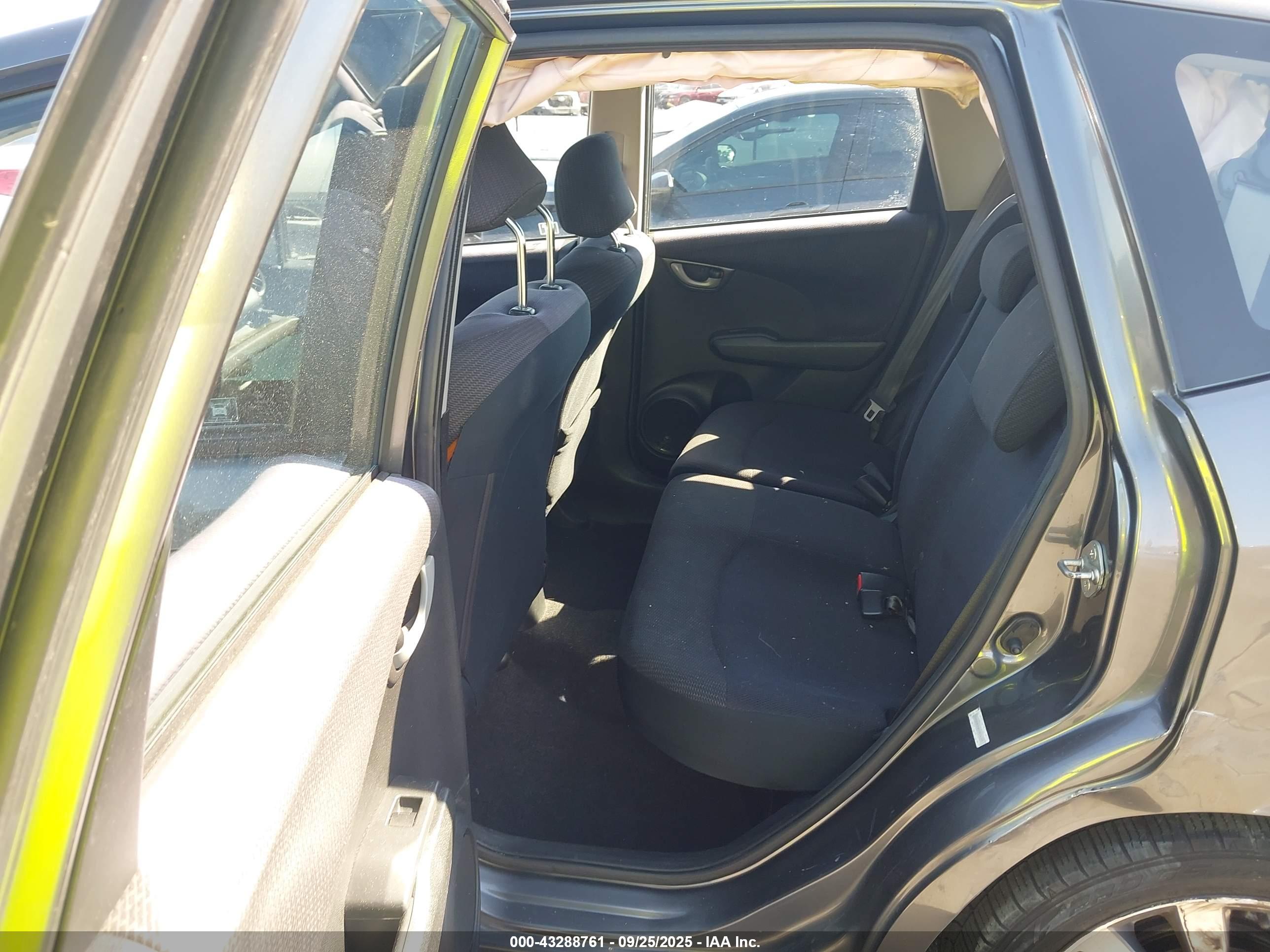 HONDA FIT image 8