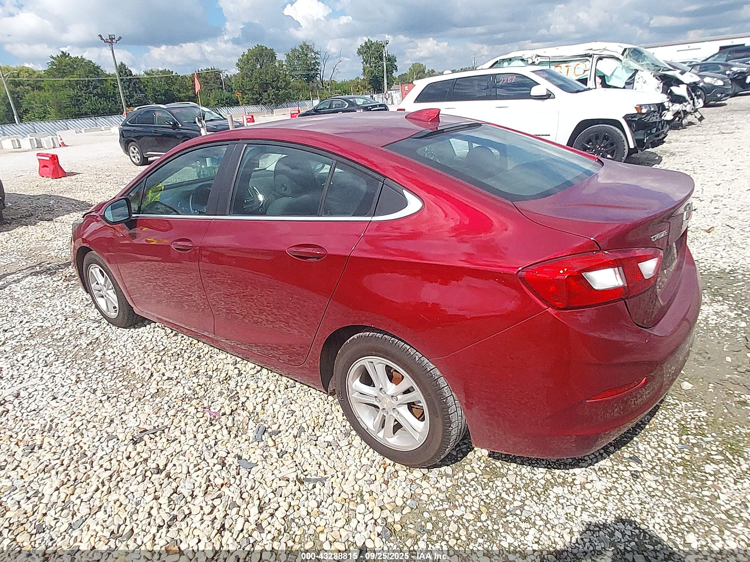CHEVROLET CRUZE image 3