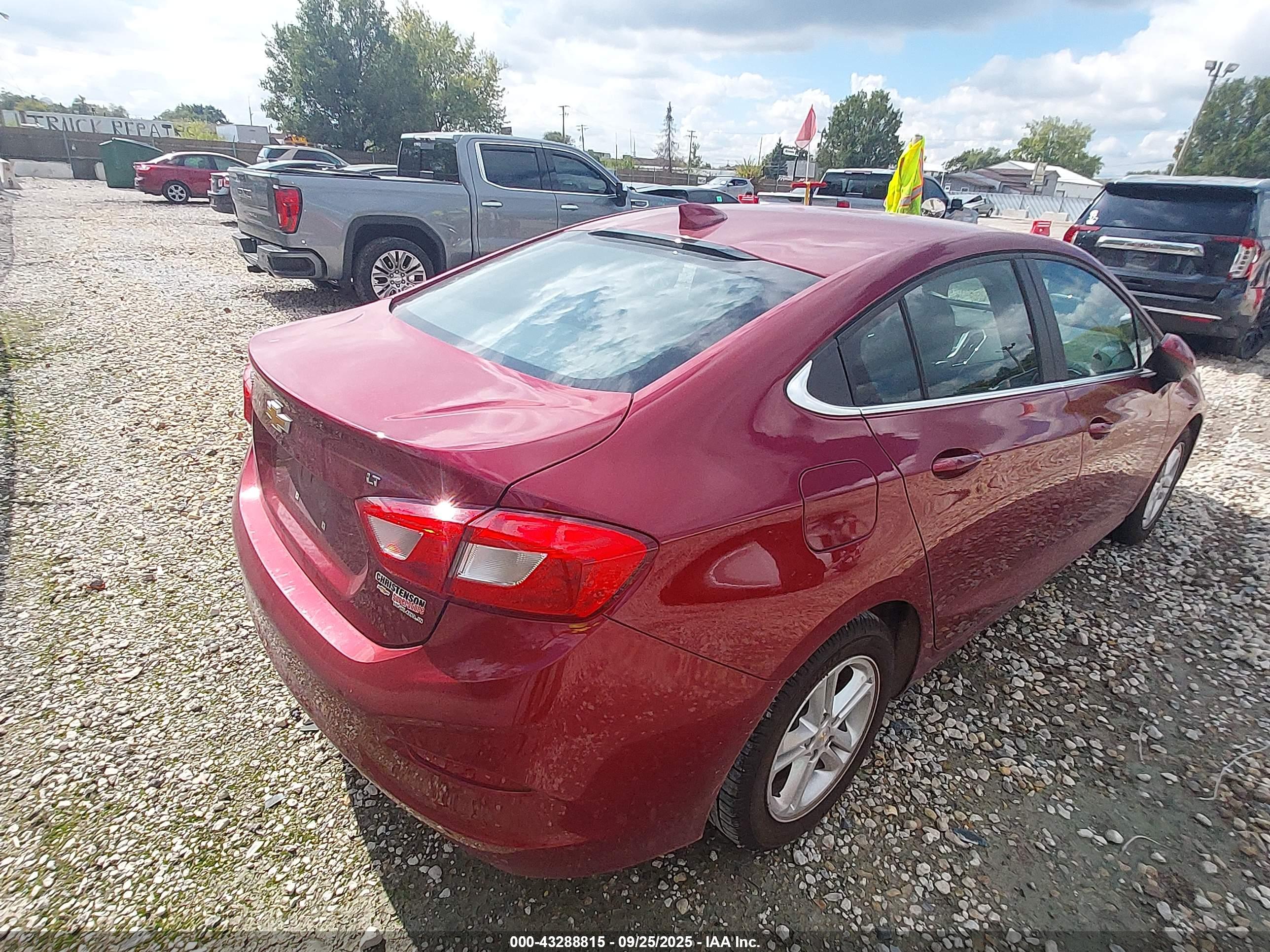 CHEVROLET CRUZE image 4