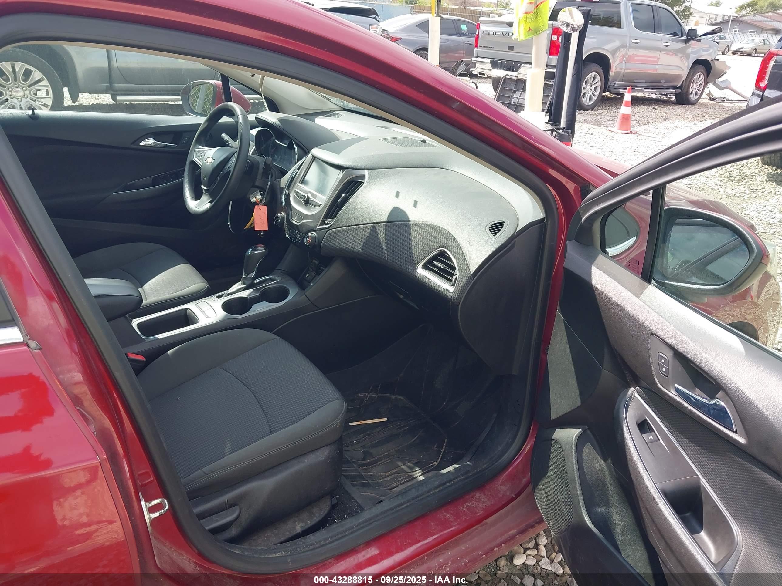 CHEVROLET CRUZE image 5