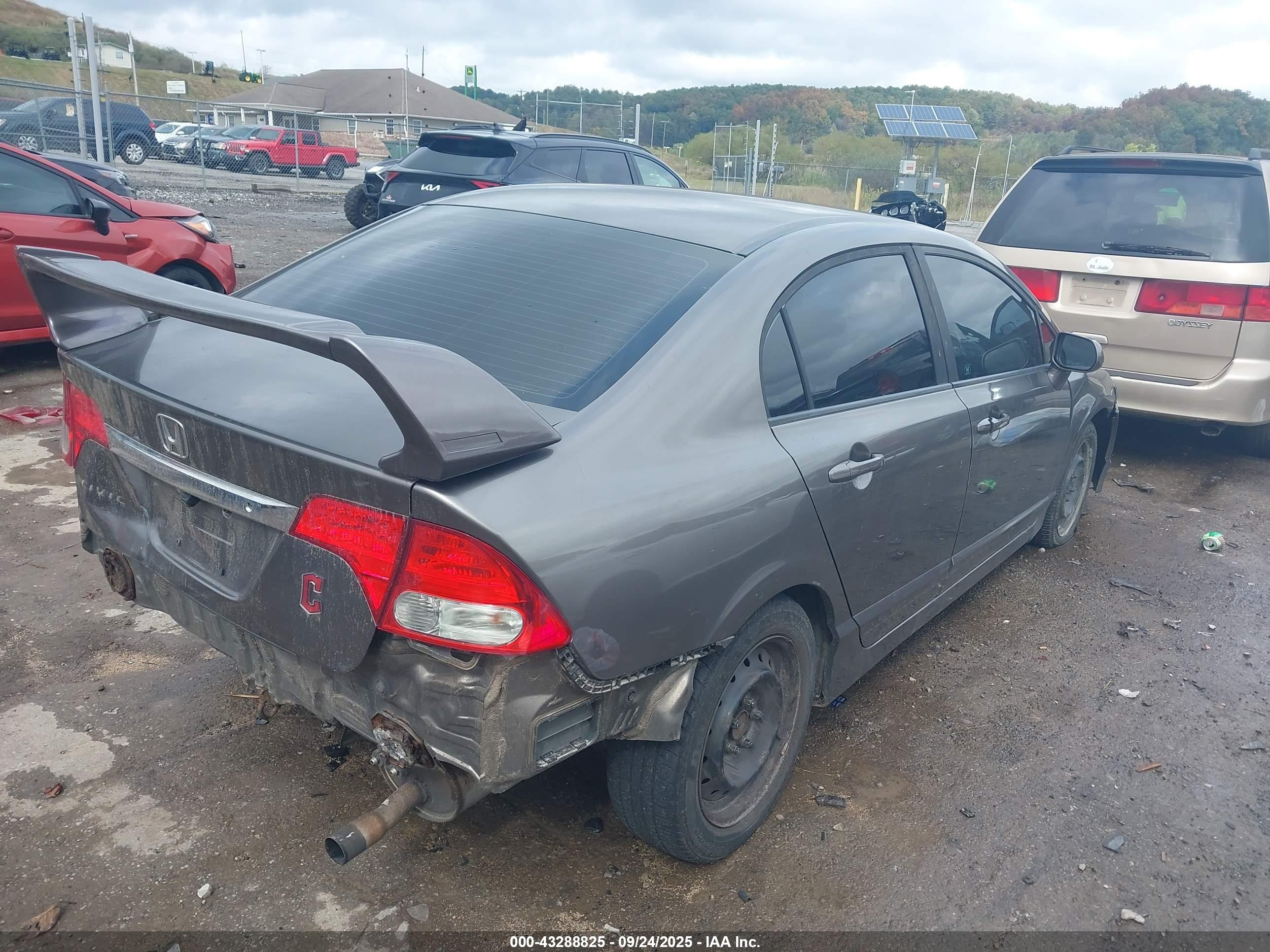 HONDA CIVIC image 4