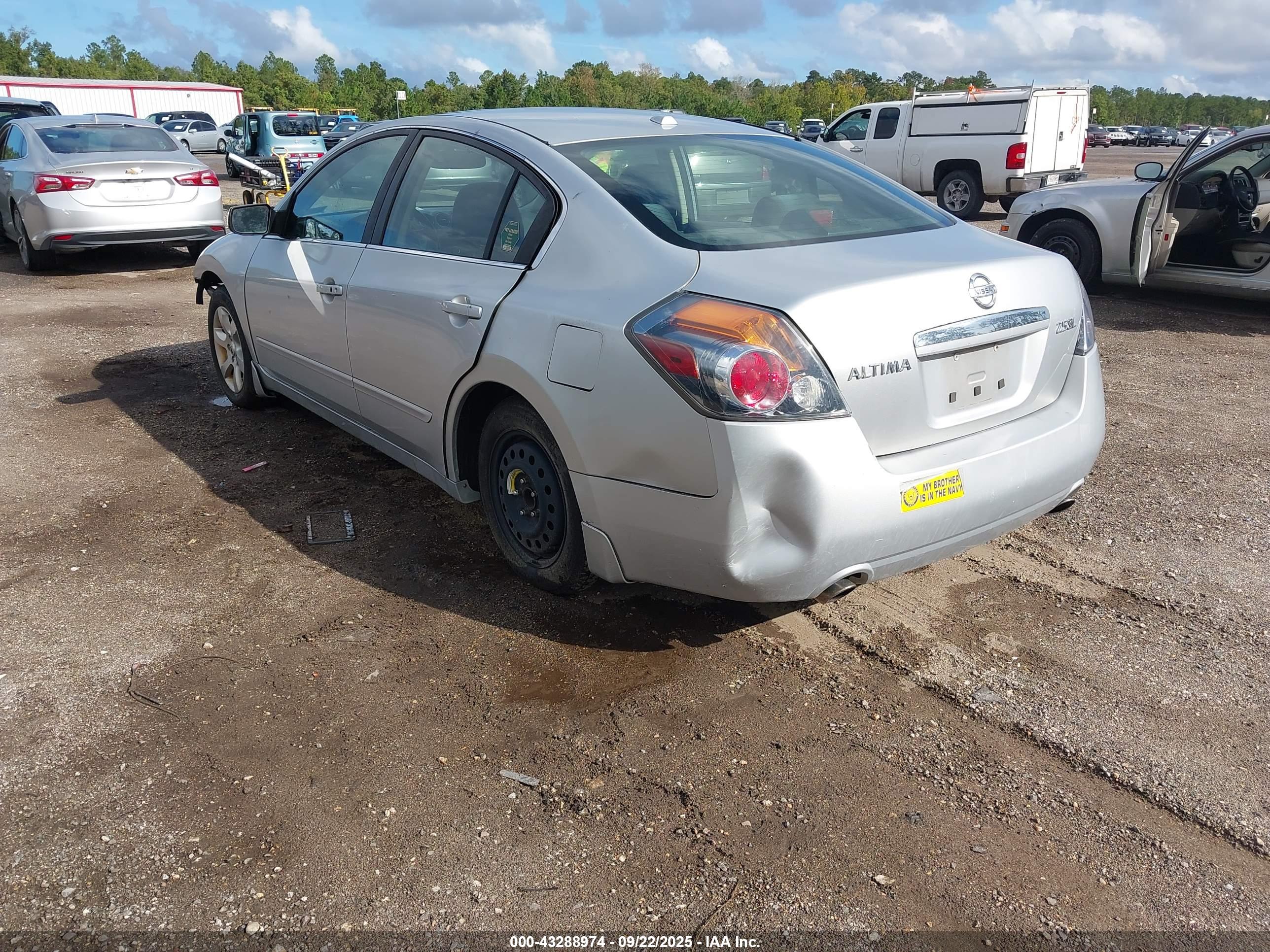 NISSAN ALTIMA image 3