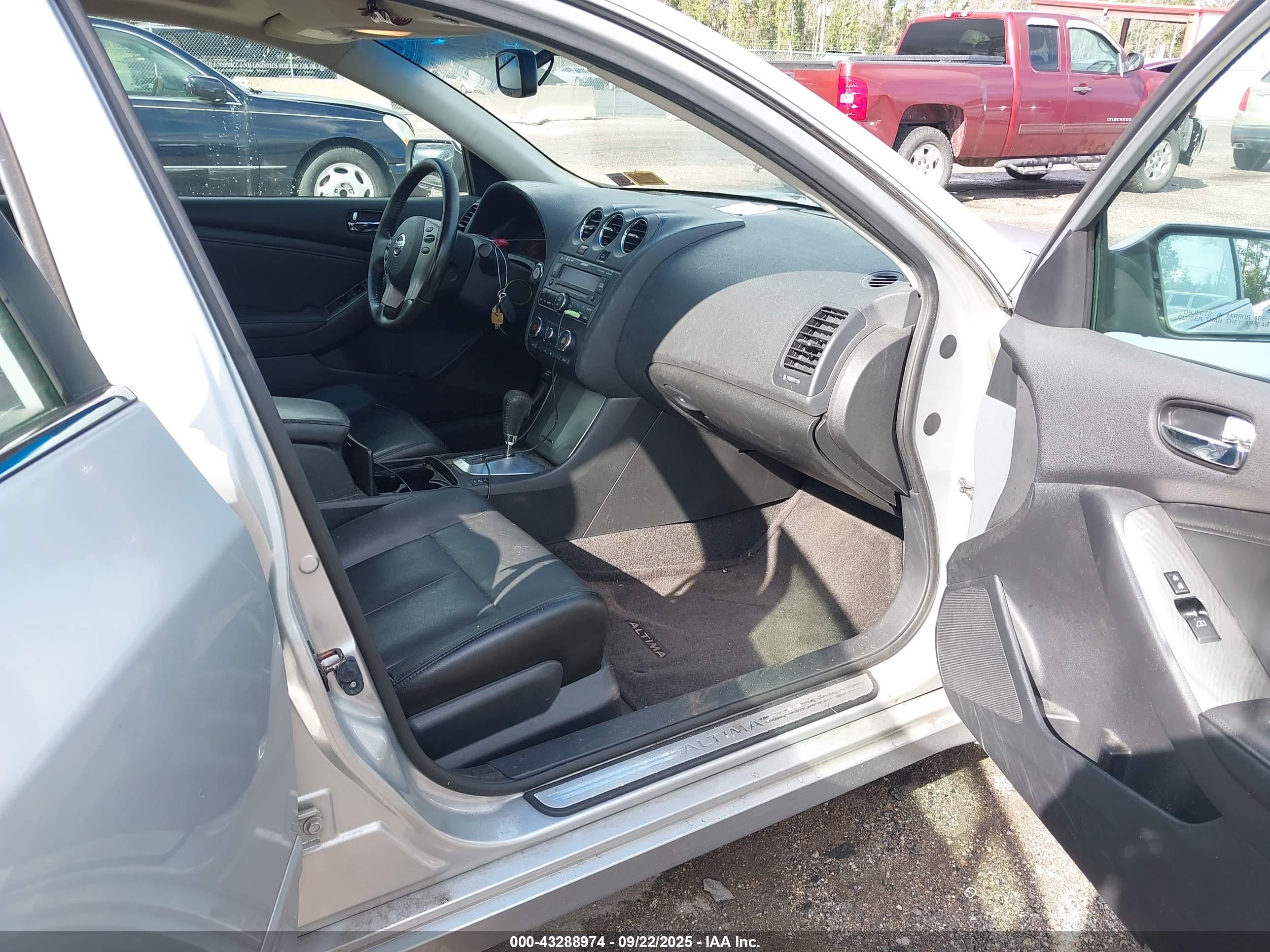 NISSAN ALTIMA image 5