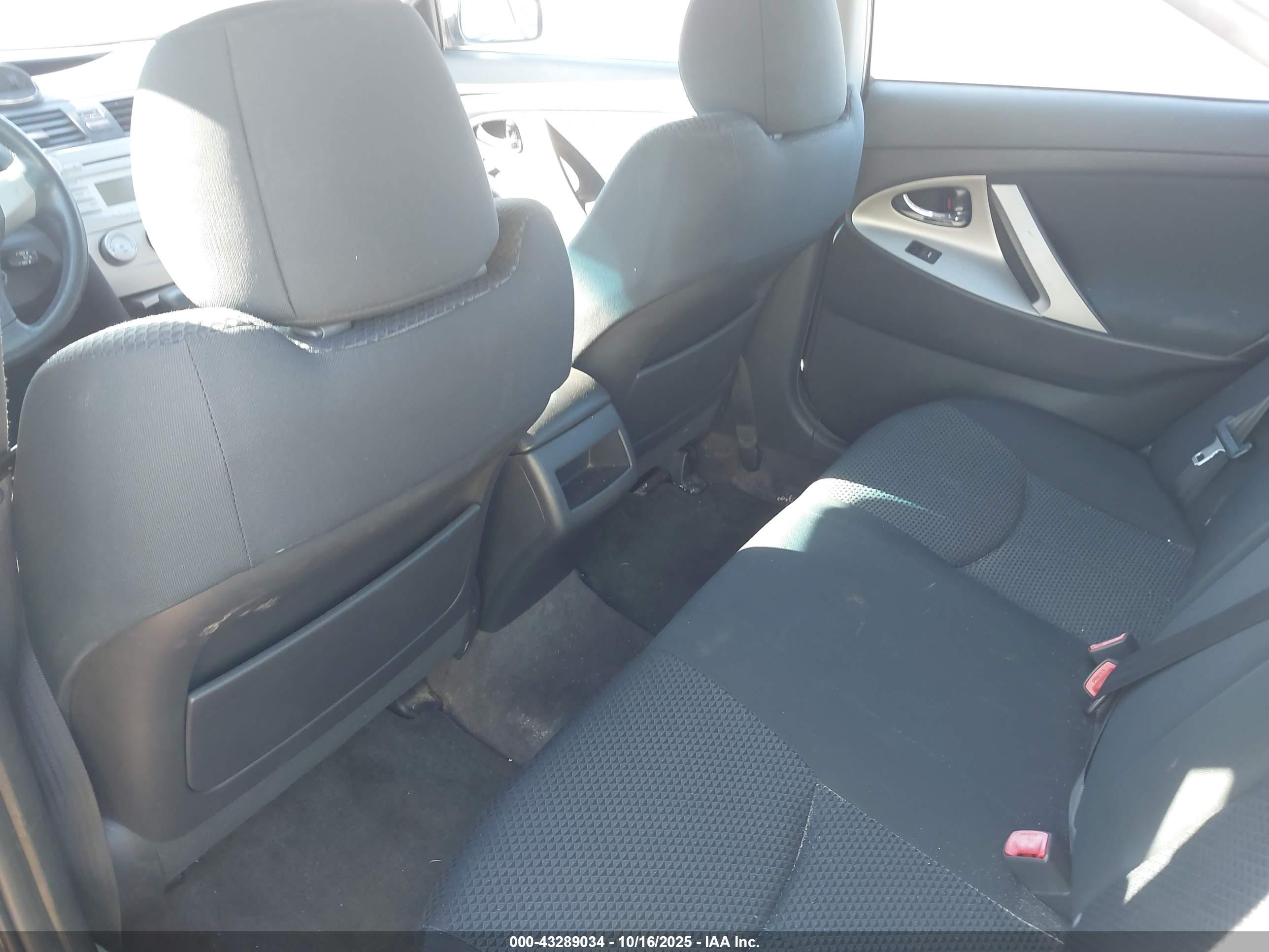 TOYOTA CAMRY image 8