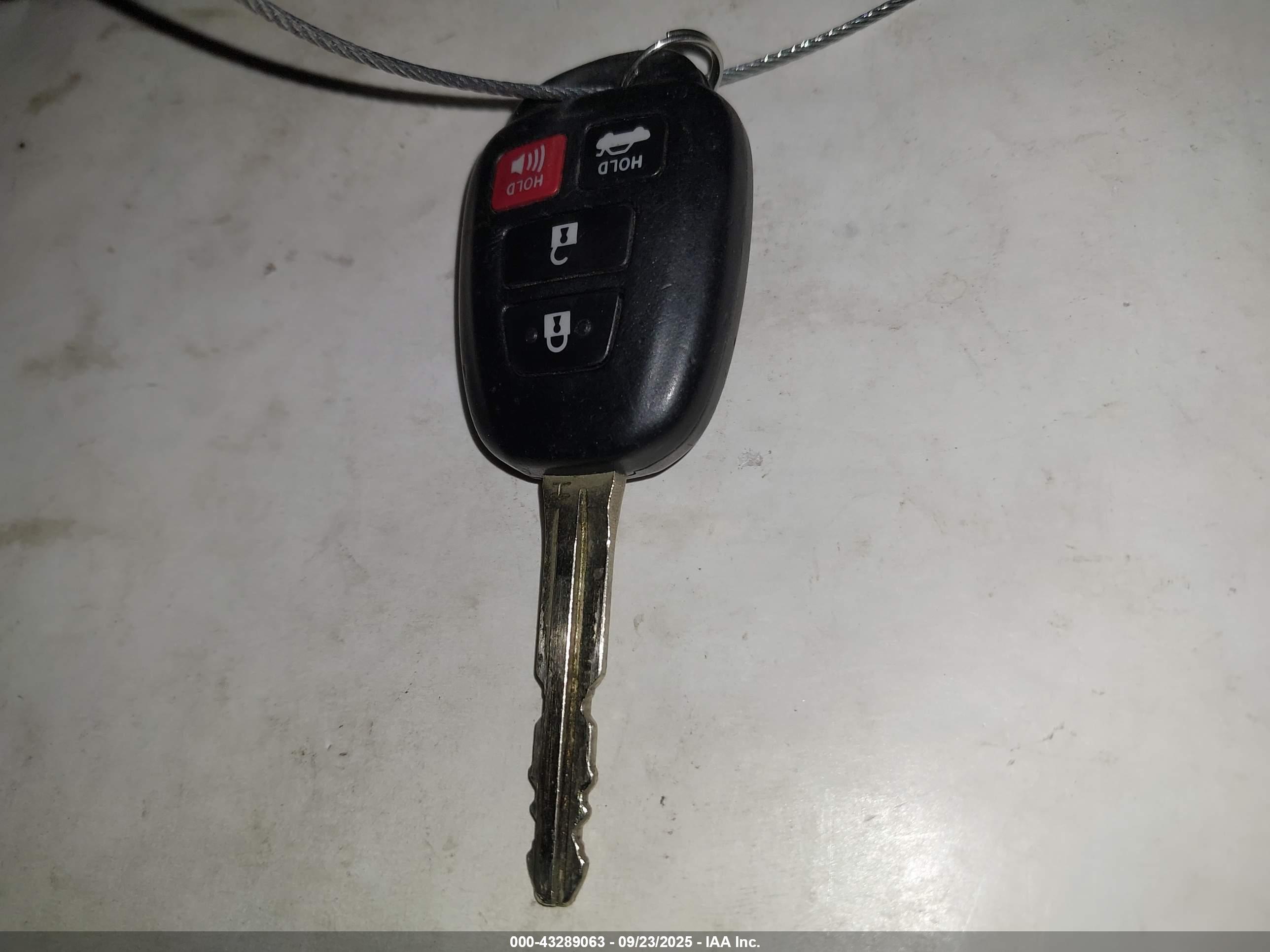 TOYOTA COROLLA image 11