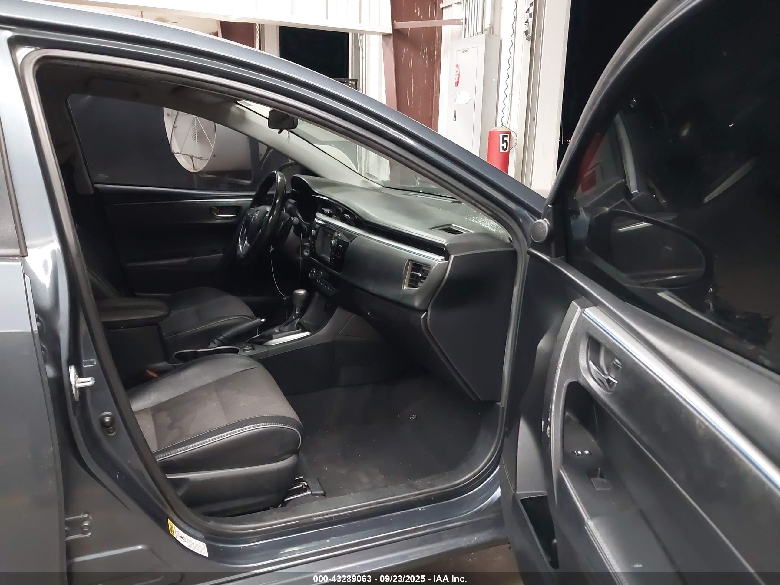 TOYOTA COROLLA image 5