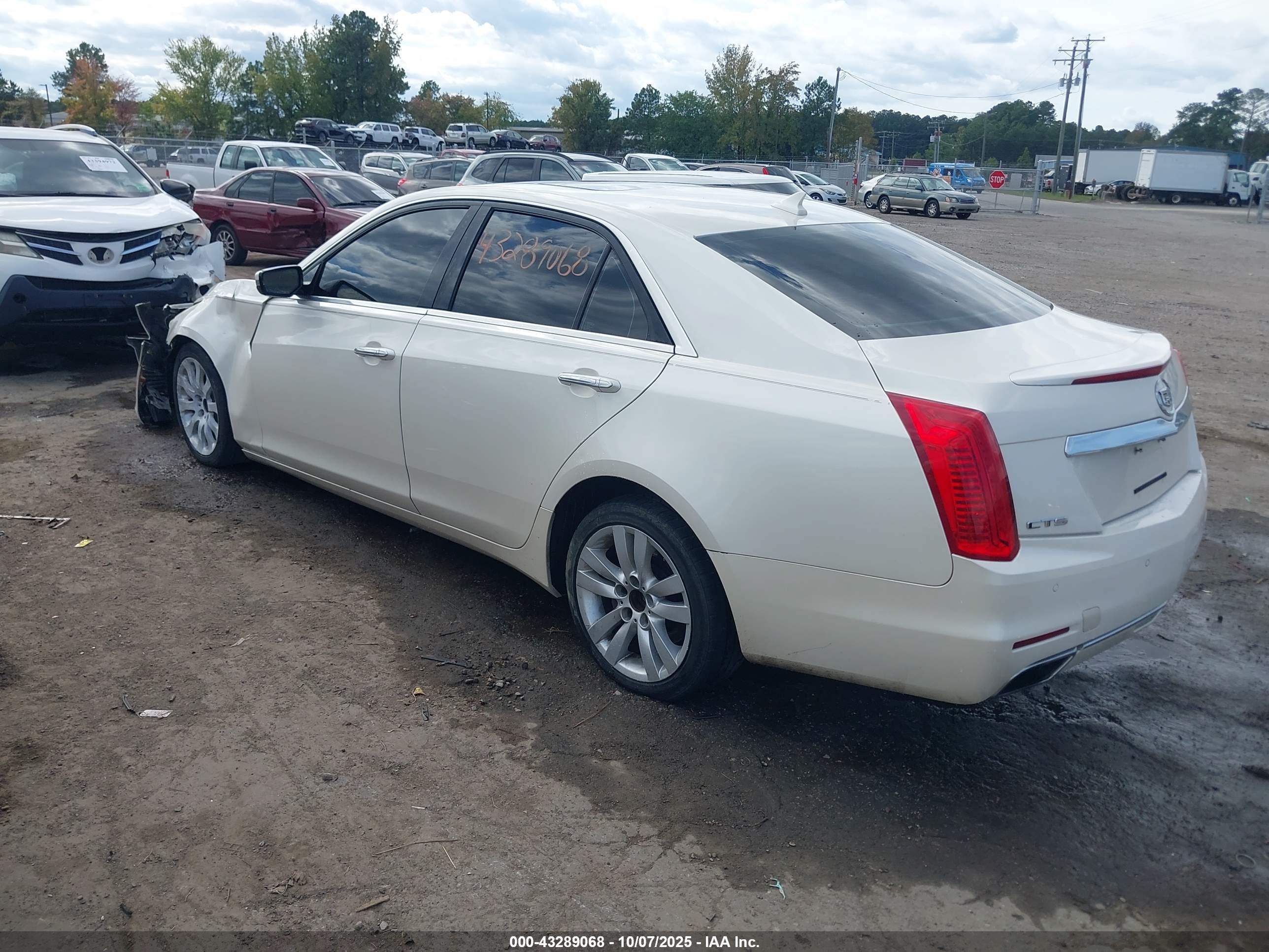 CADILLAC CTS image 3