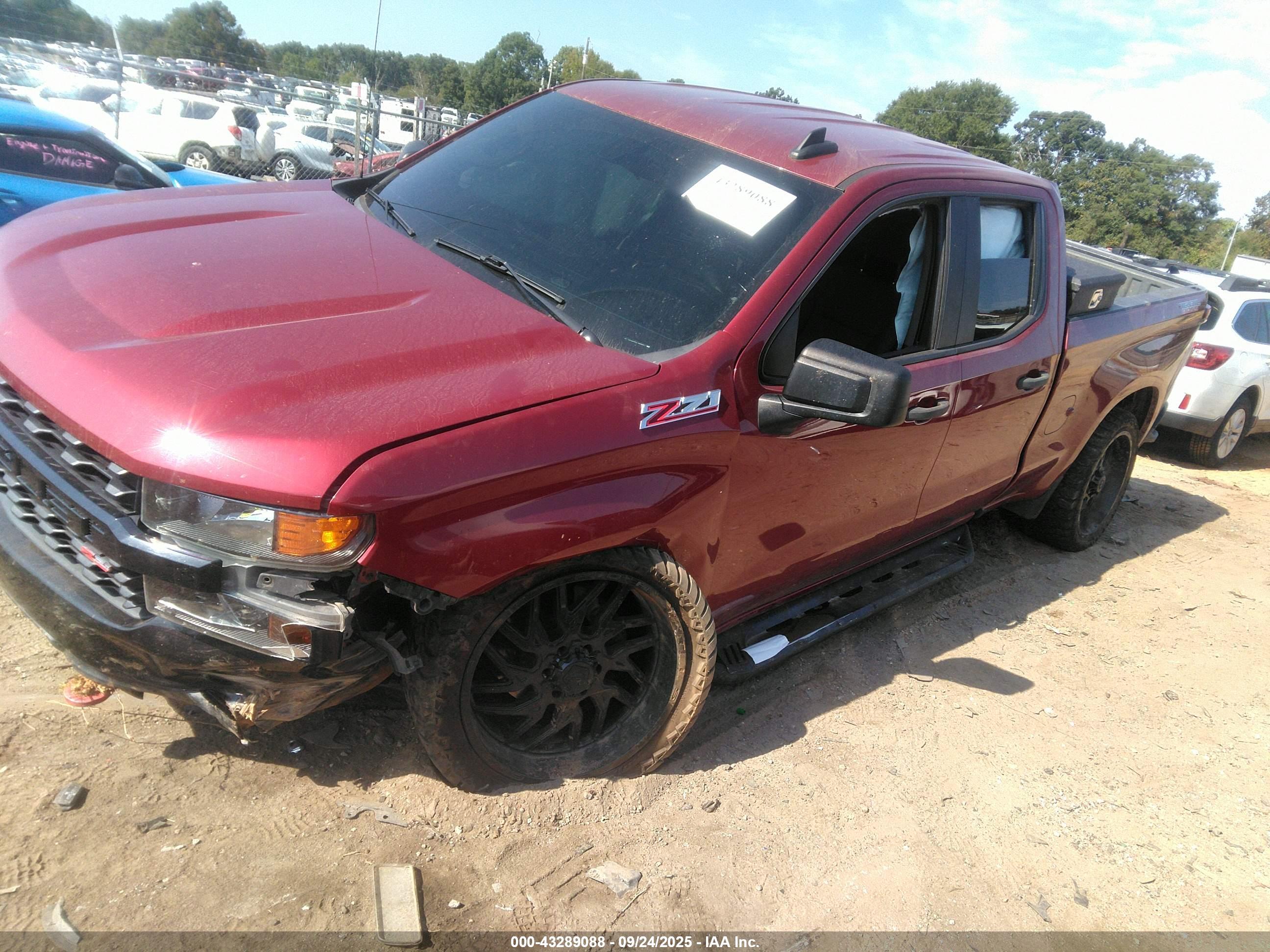 CHEVROLET SILVERADO image 2