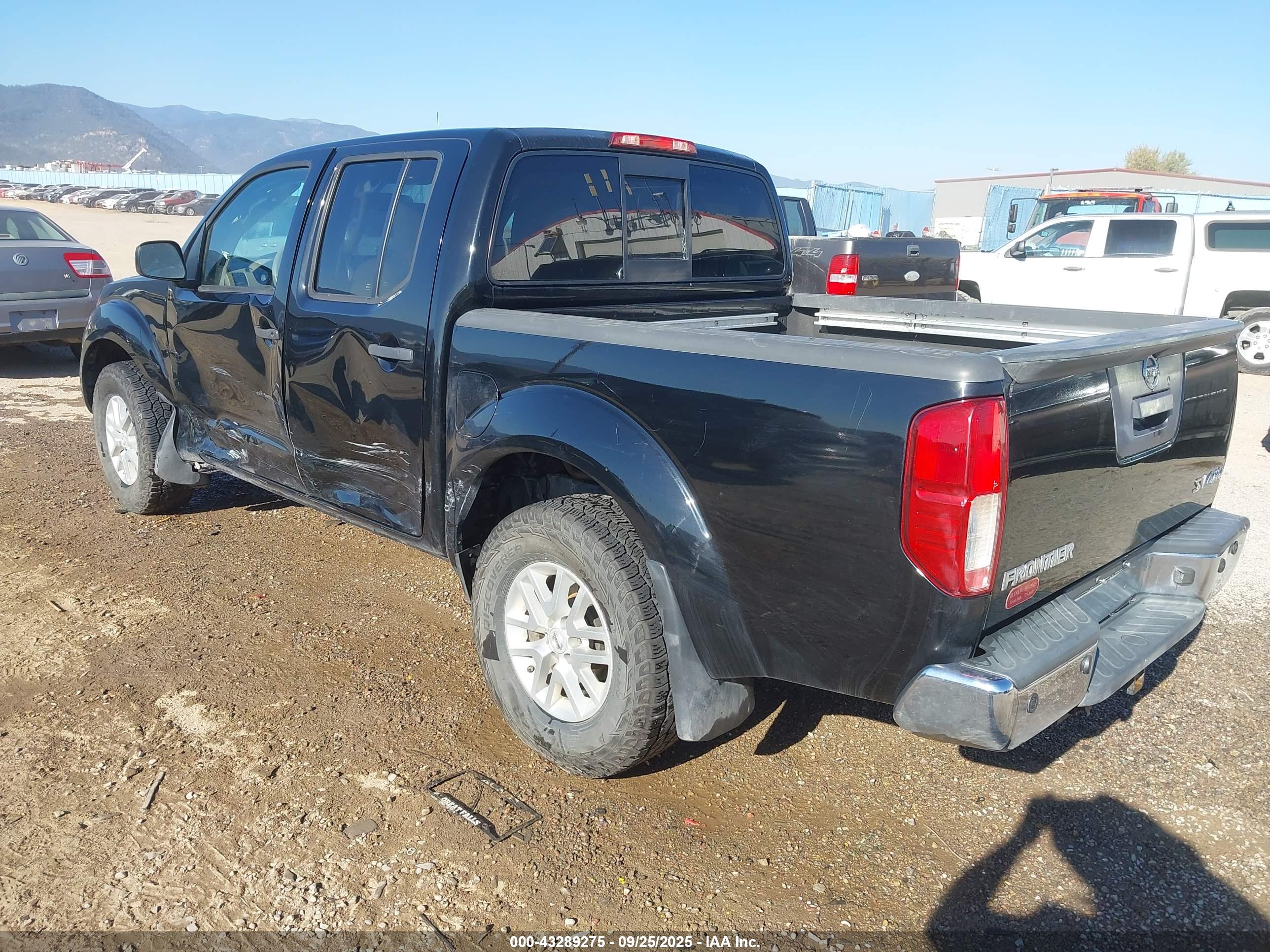 NISSAN FRONTIER image 3