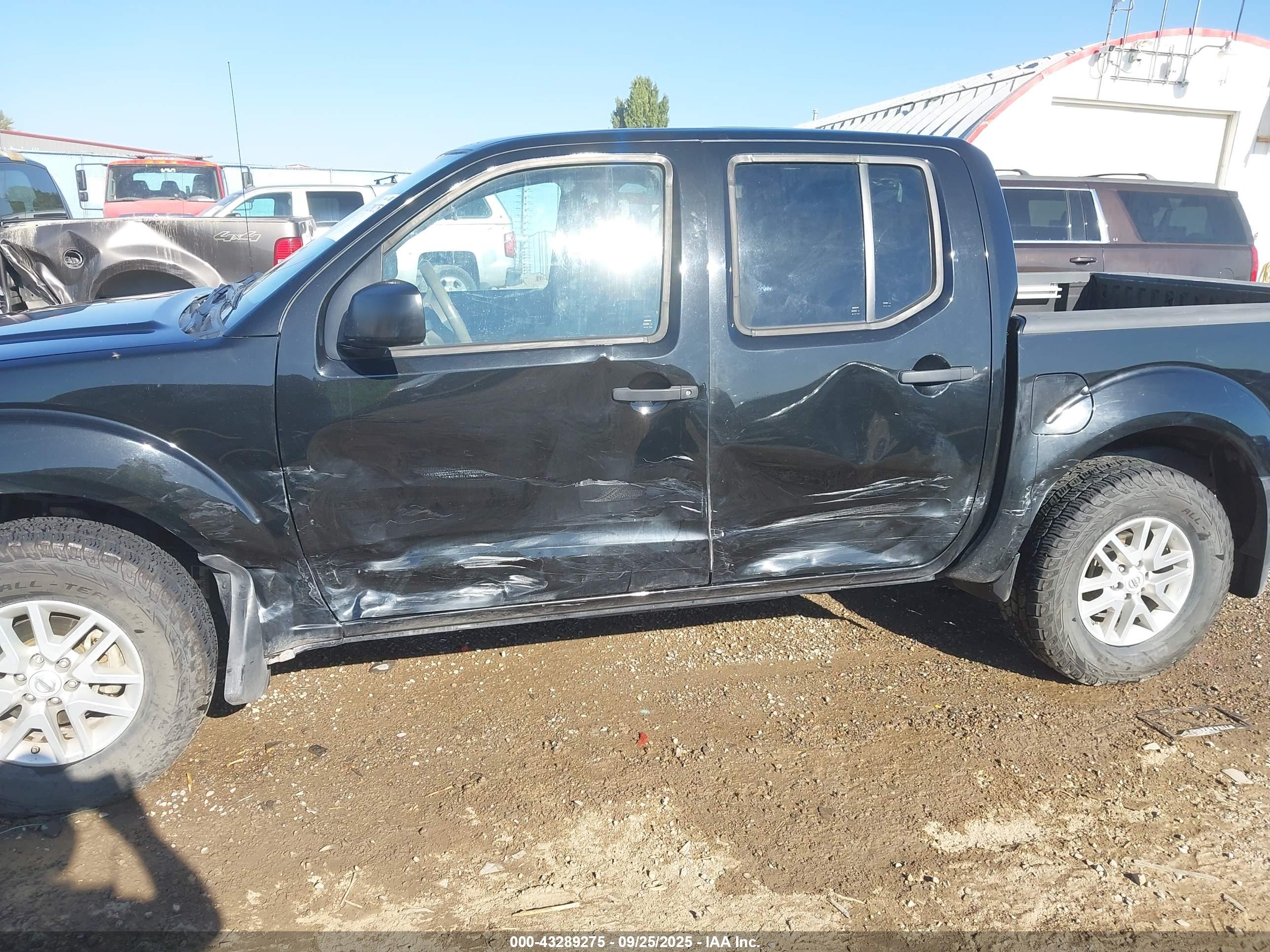 NISSAN FRONTIER image 6