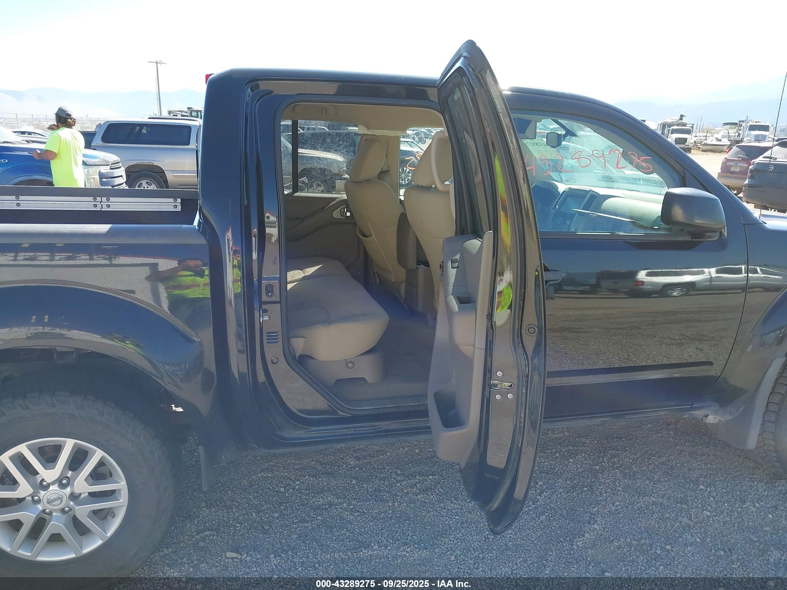 NISSAN FRONTIER image 8