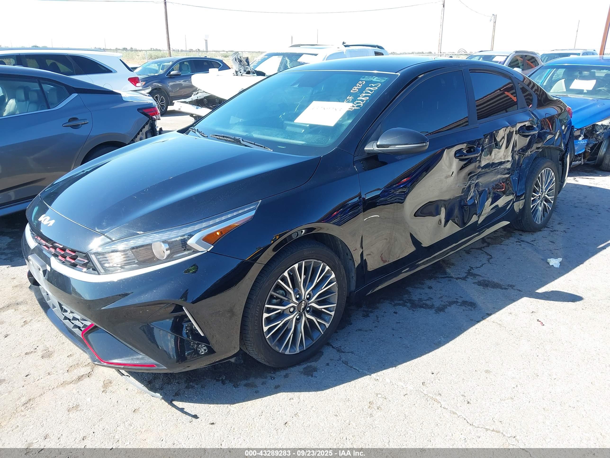 KIA FORTE image 2