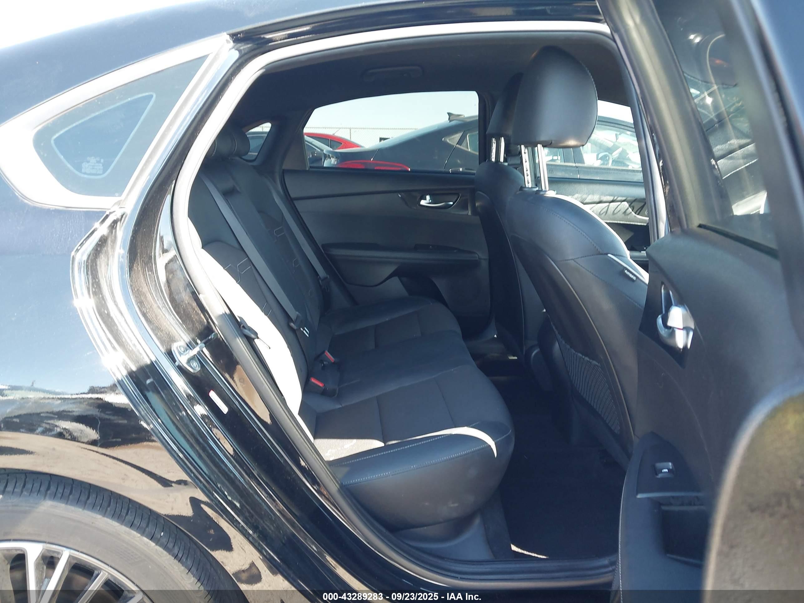 KIA FORTE image 8