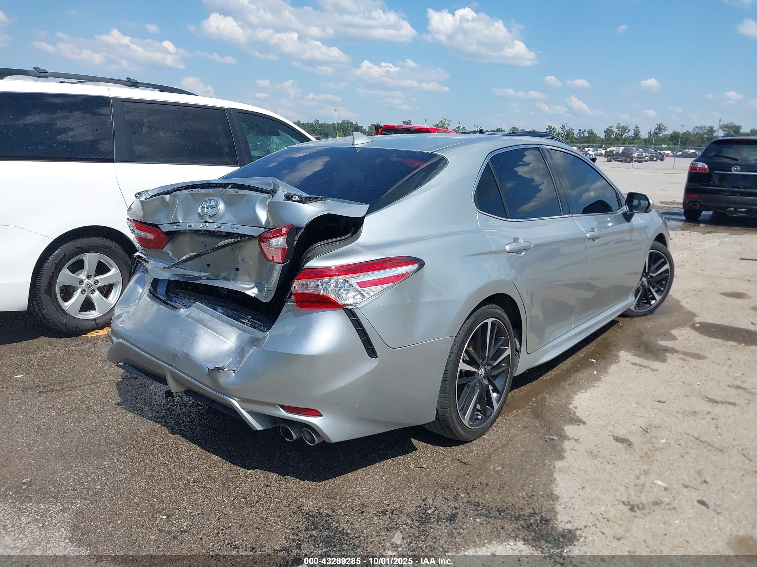TOYOTA CAMRY image 4
