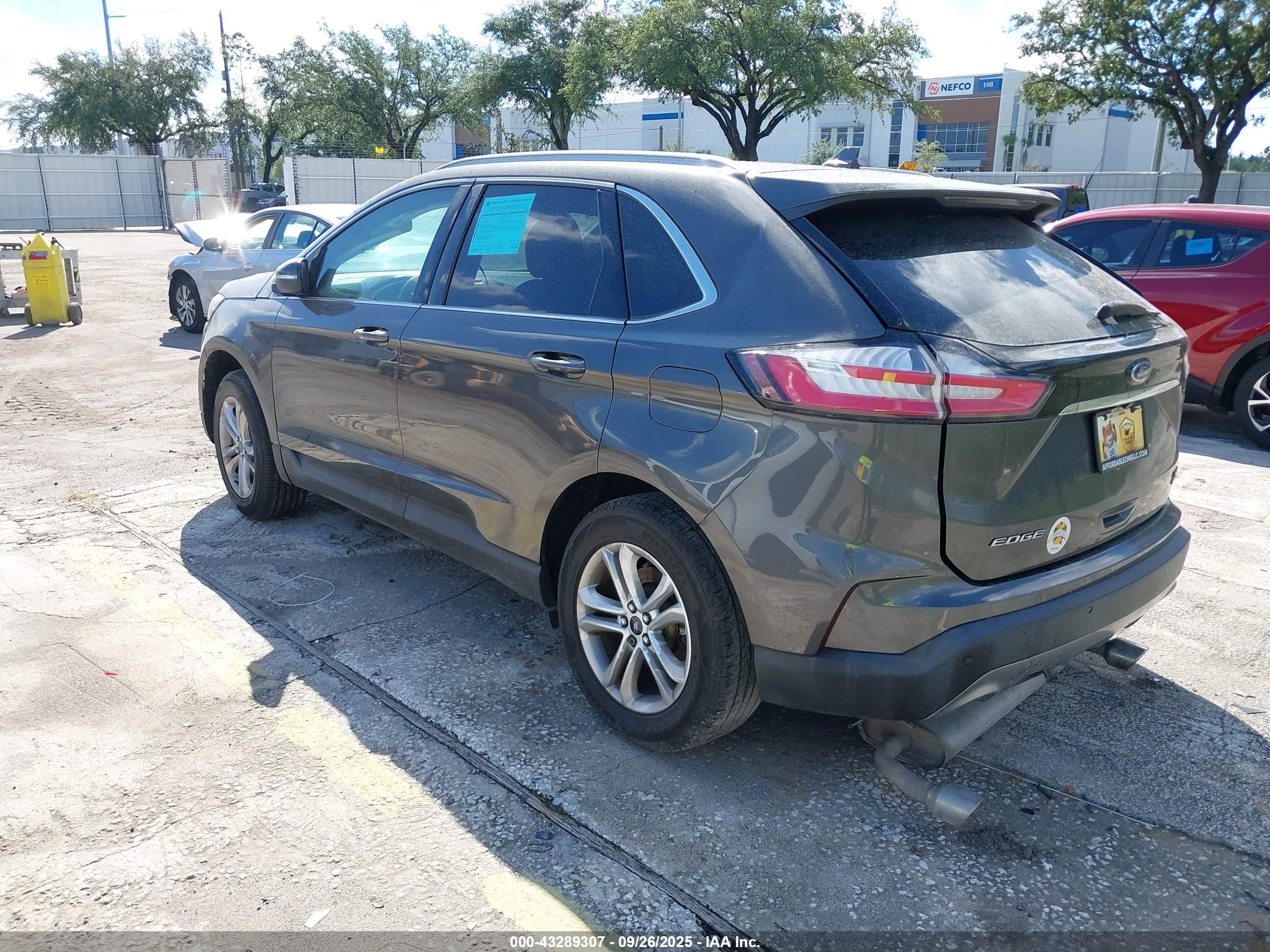 FORD EDGE image 3