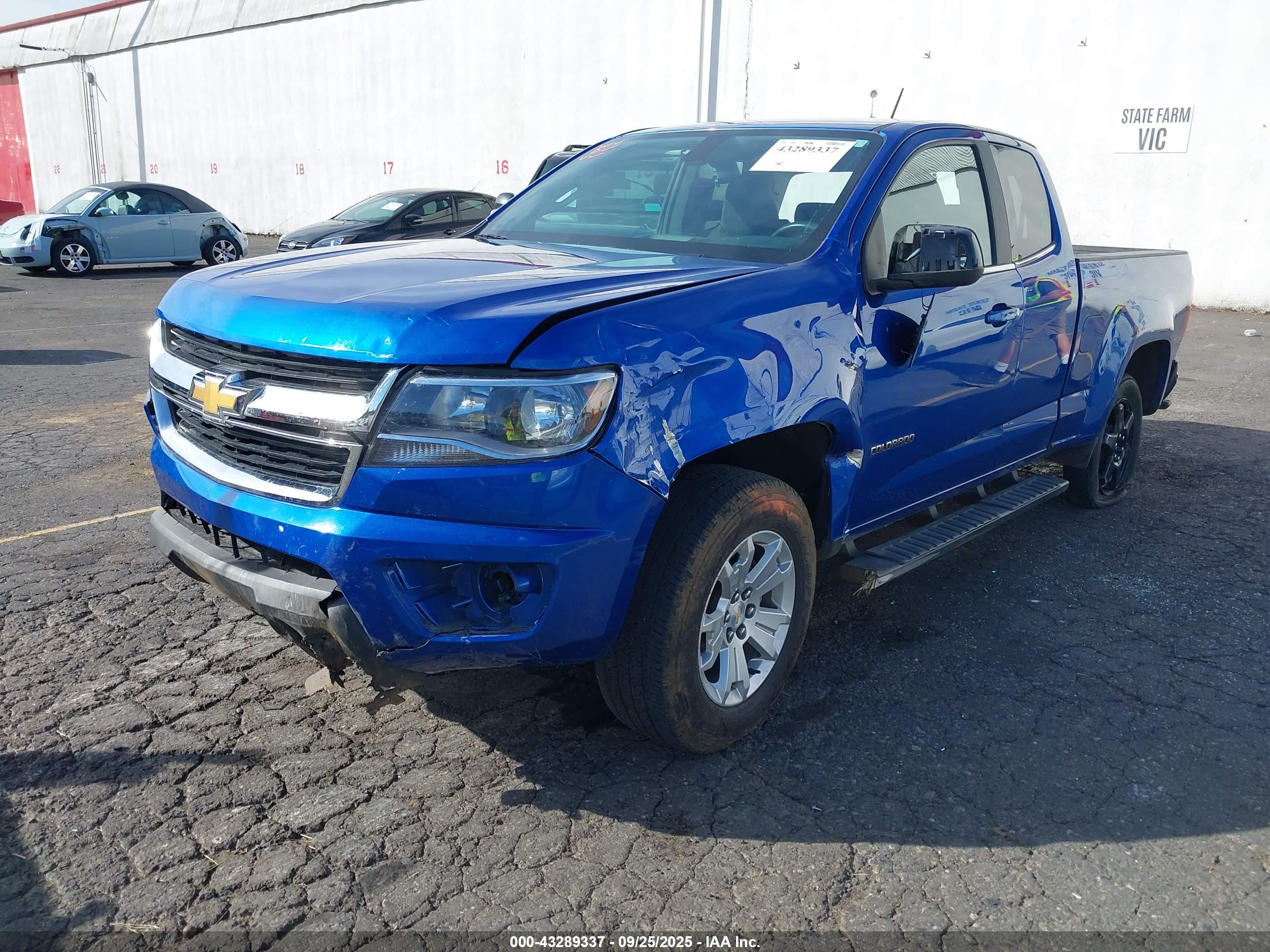 CHEVROLET COLORADO image 2