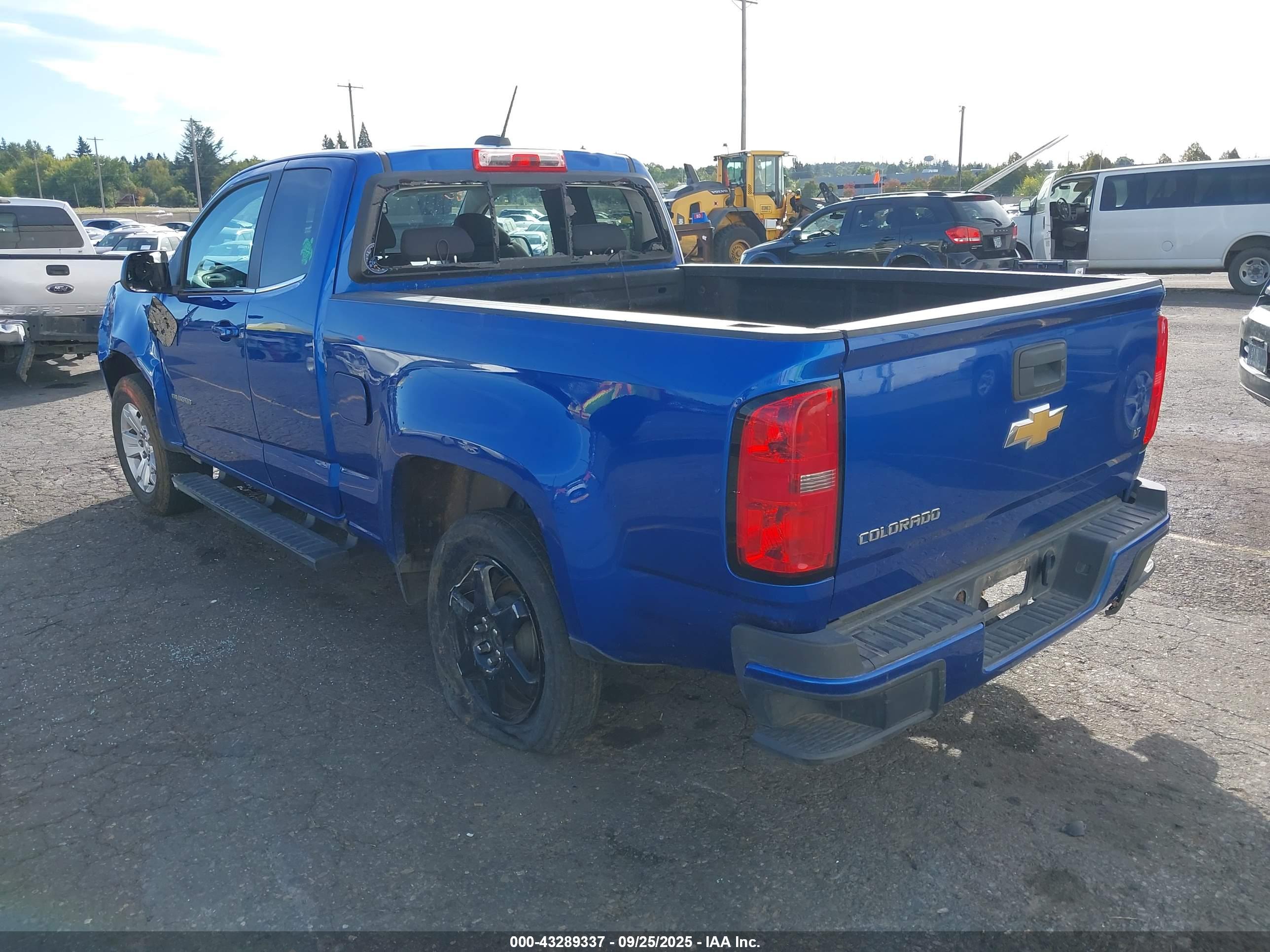 CHEVROLET COLORADO image 3
