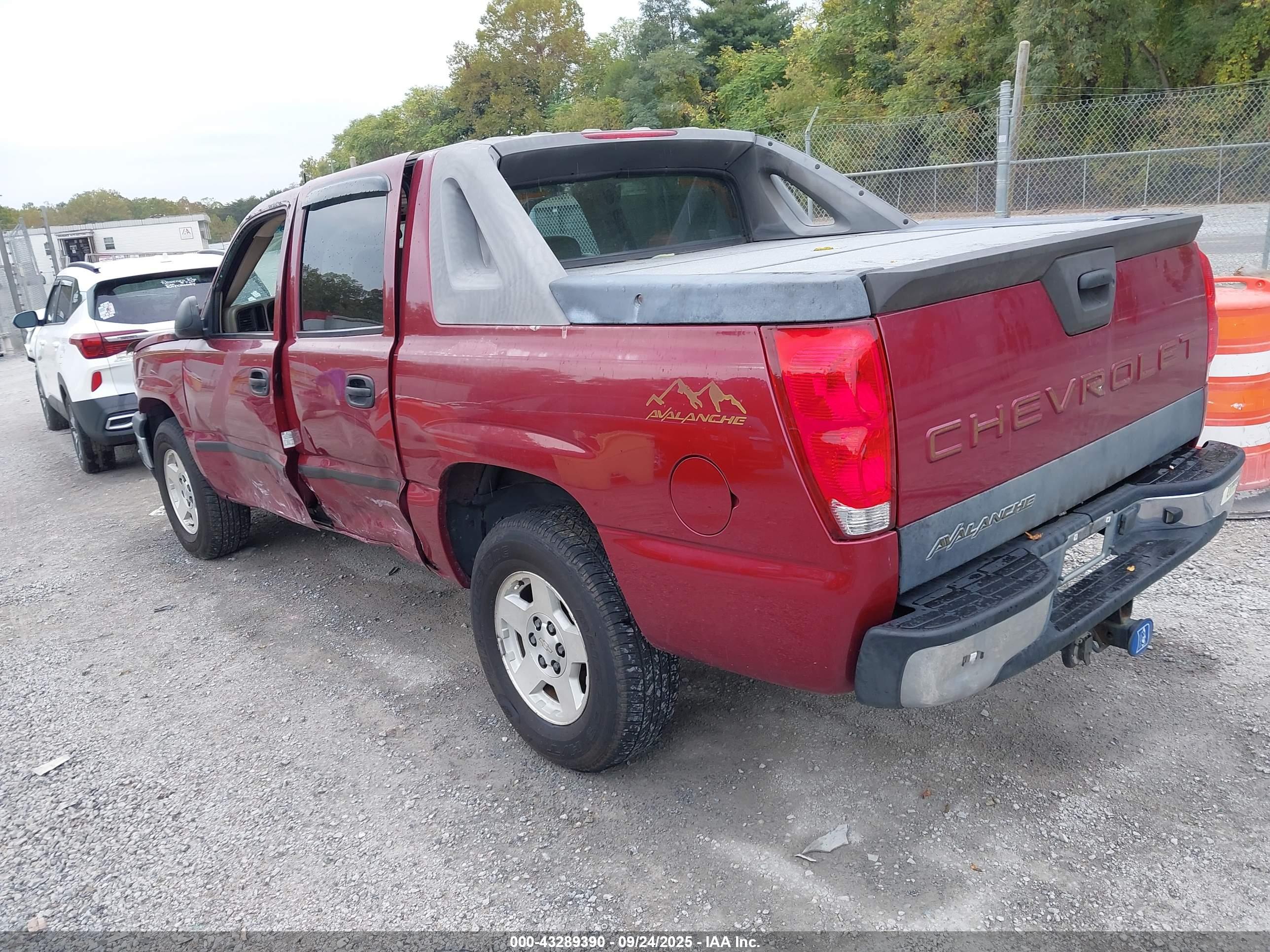 CHEVROLET AVALANCHE image 3