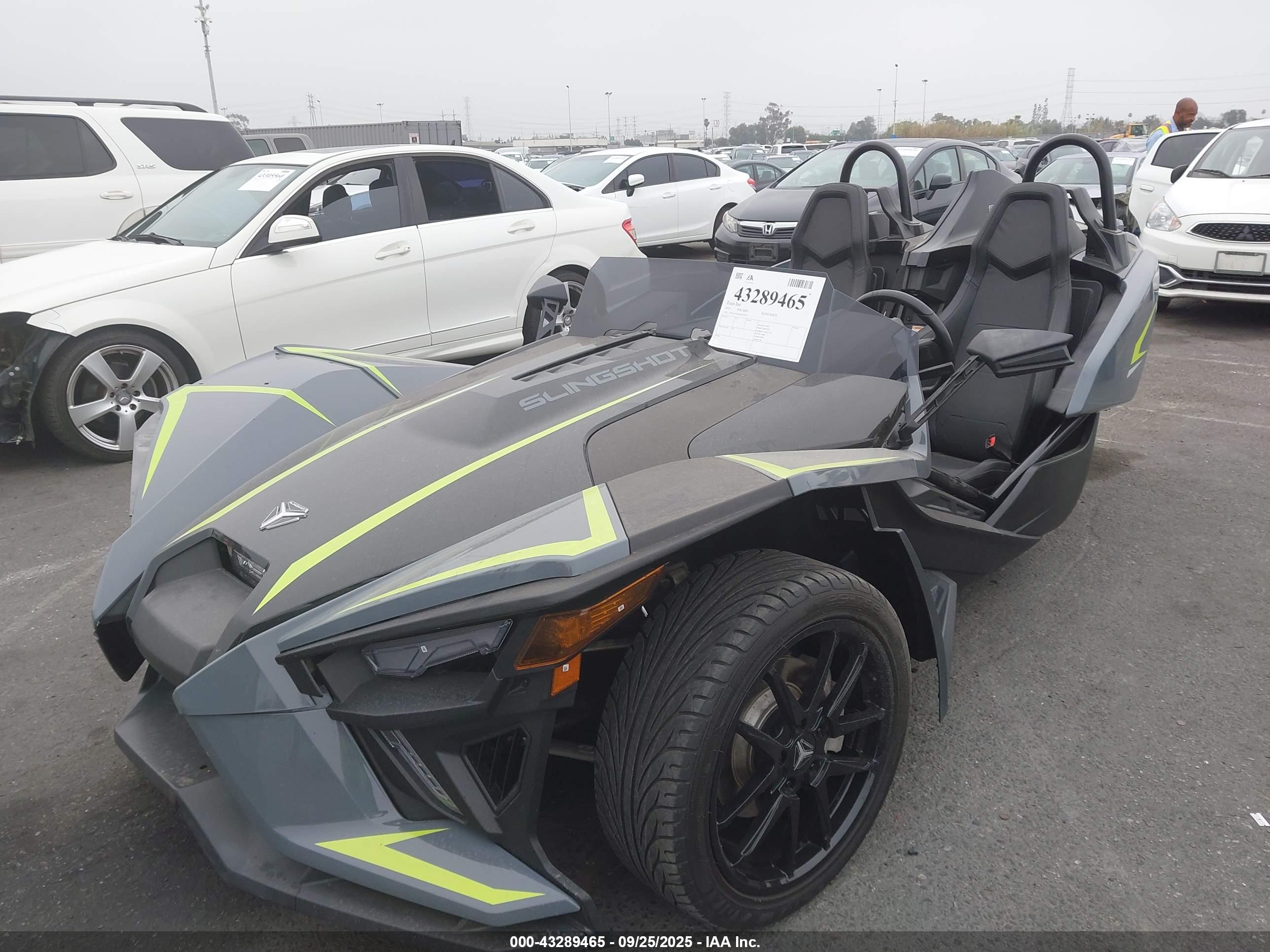 POLARIS SLINGSHOT image 2