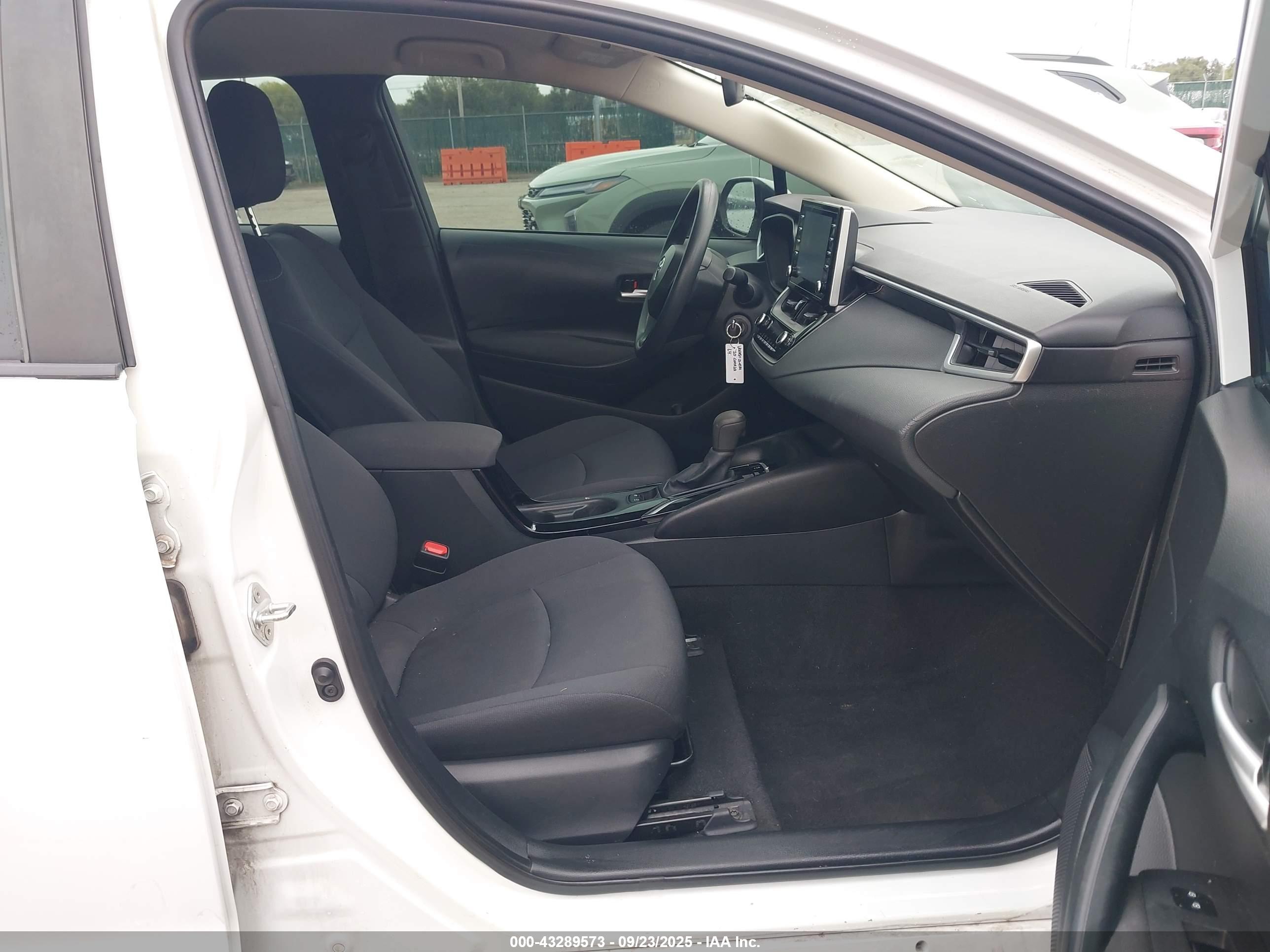 TOYOTA COROLLA image 5