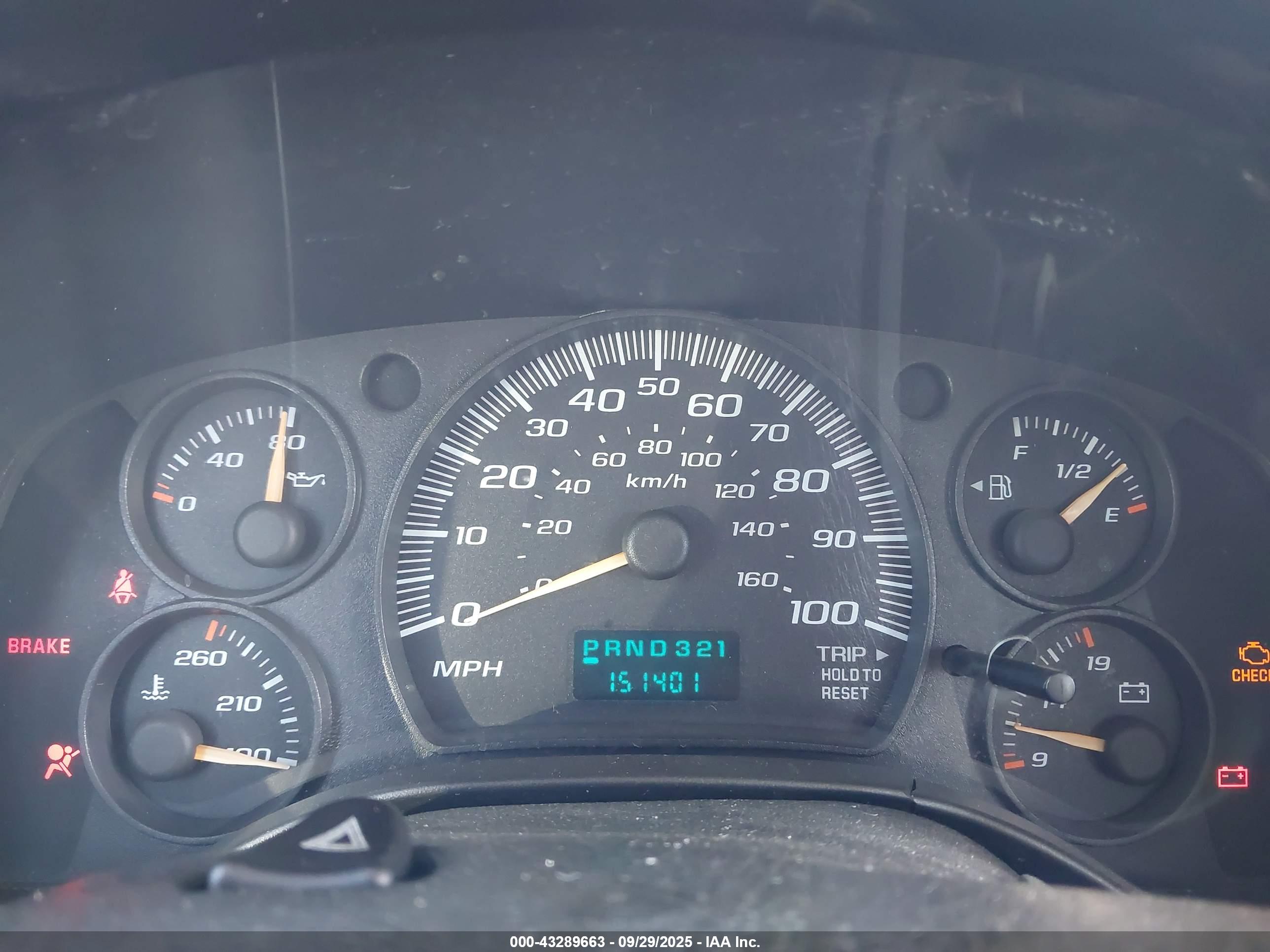 CHEVROLET EXPRESS image 6