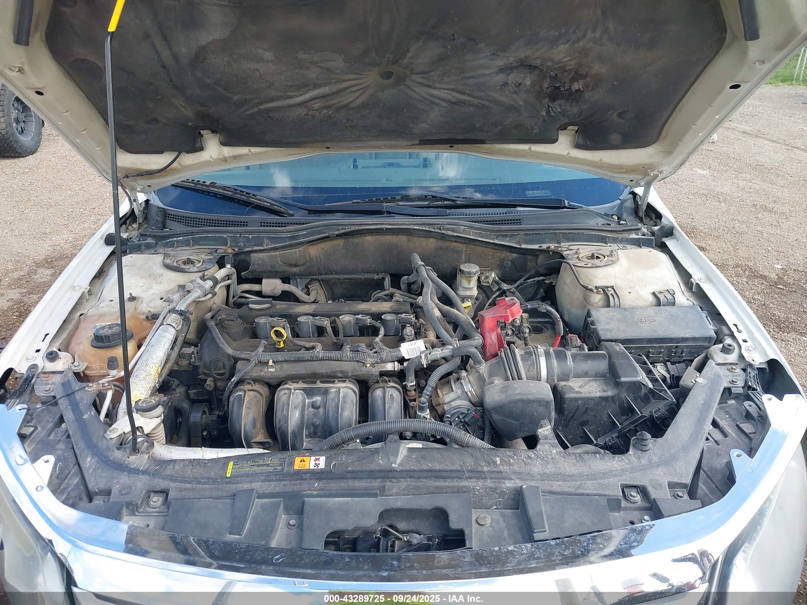 FORD FUSION image 10