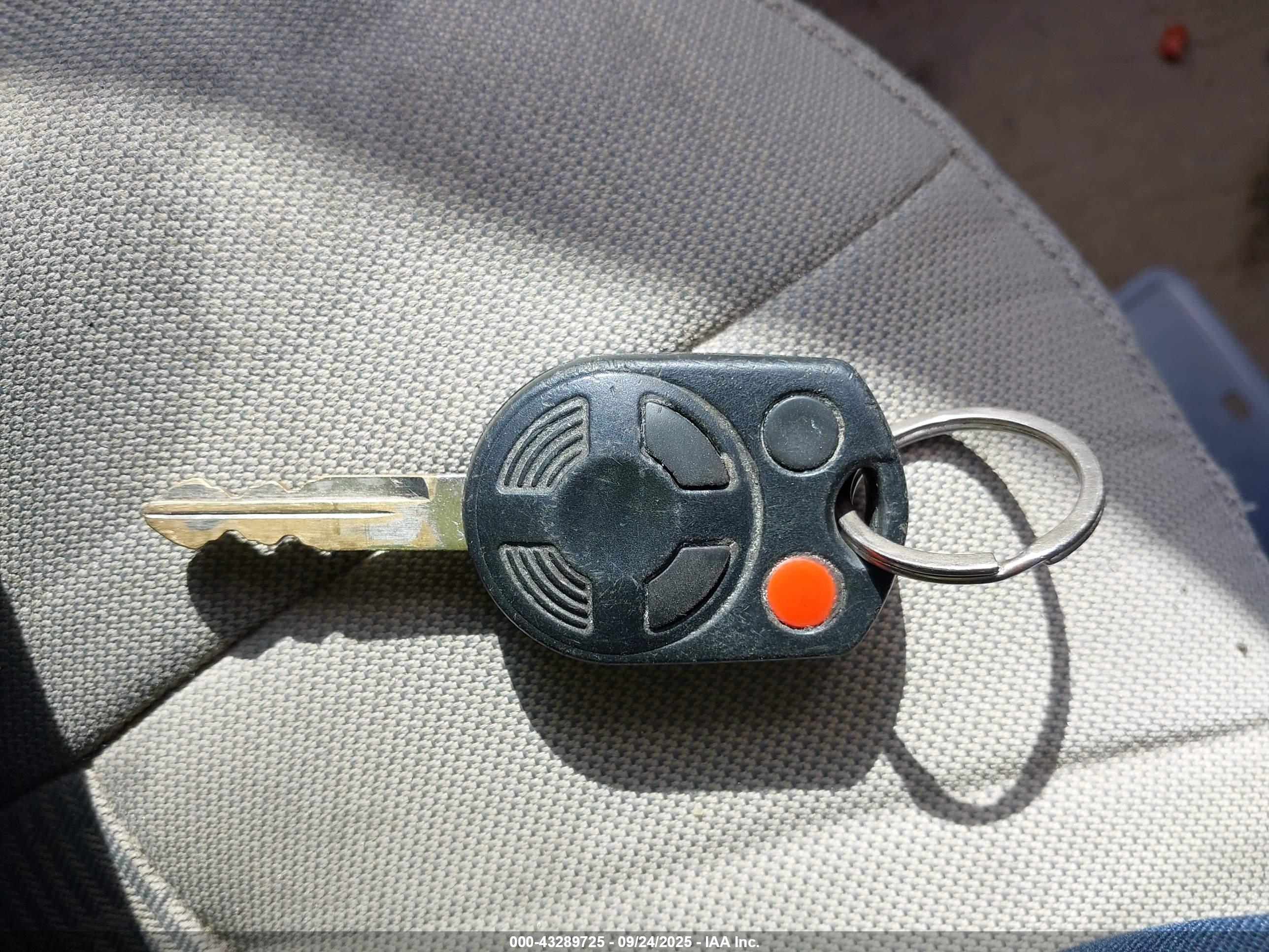 FORD FUSION image 11
