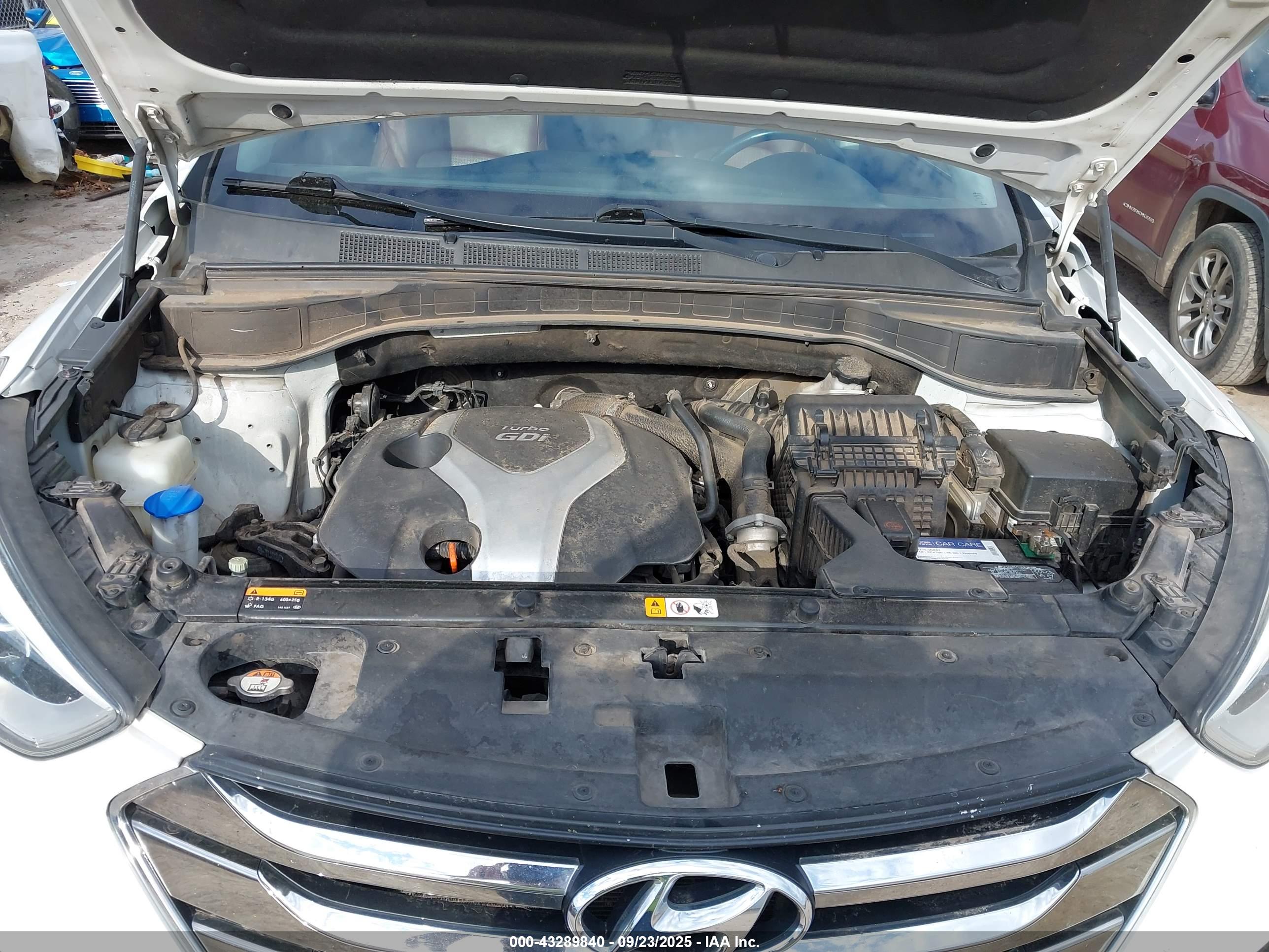 HYUNDAI SANTA image 10