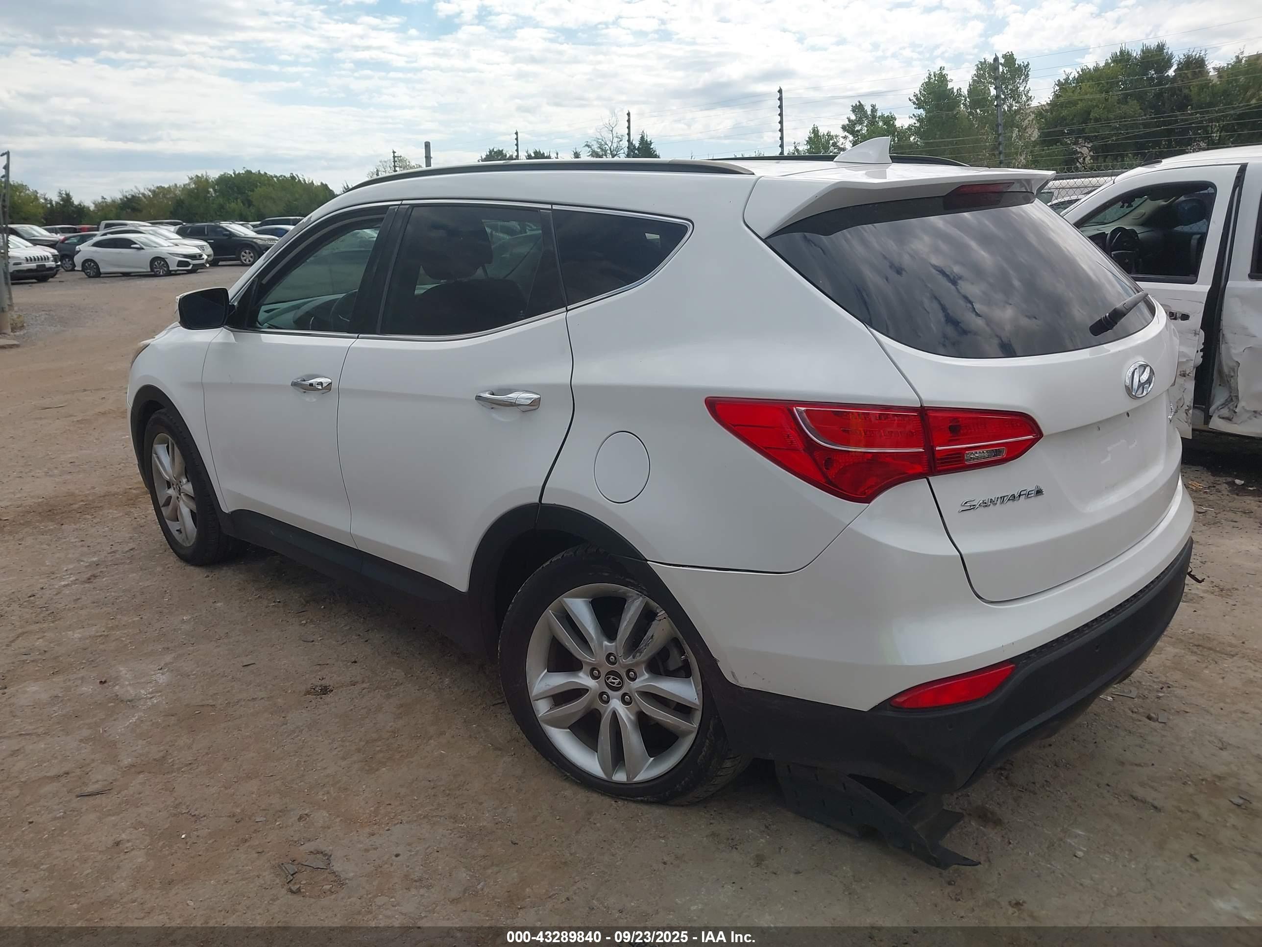 HYUNDAI SANTA image 3