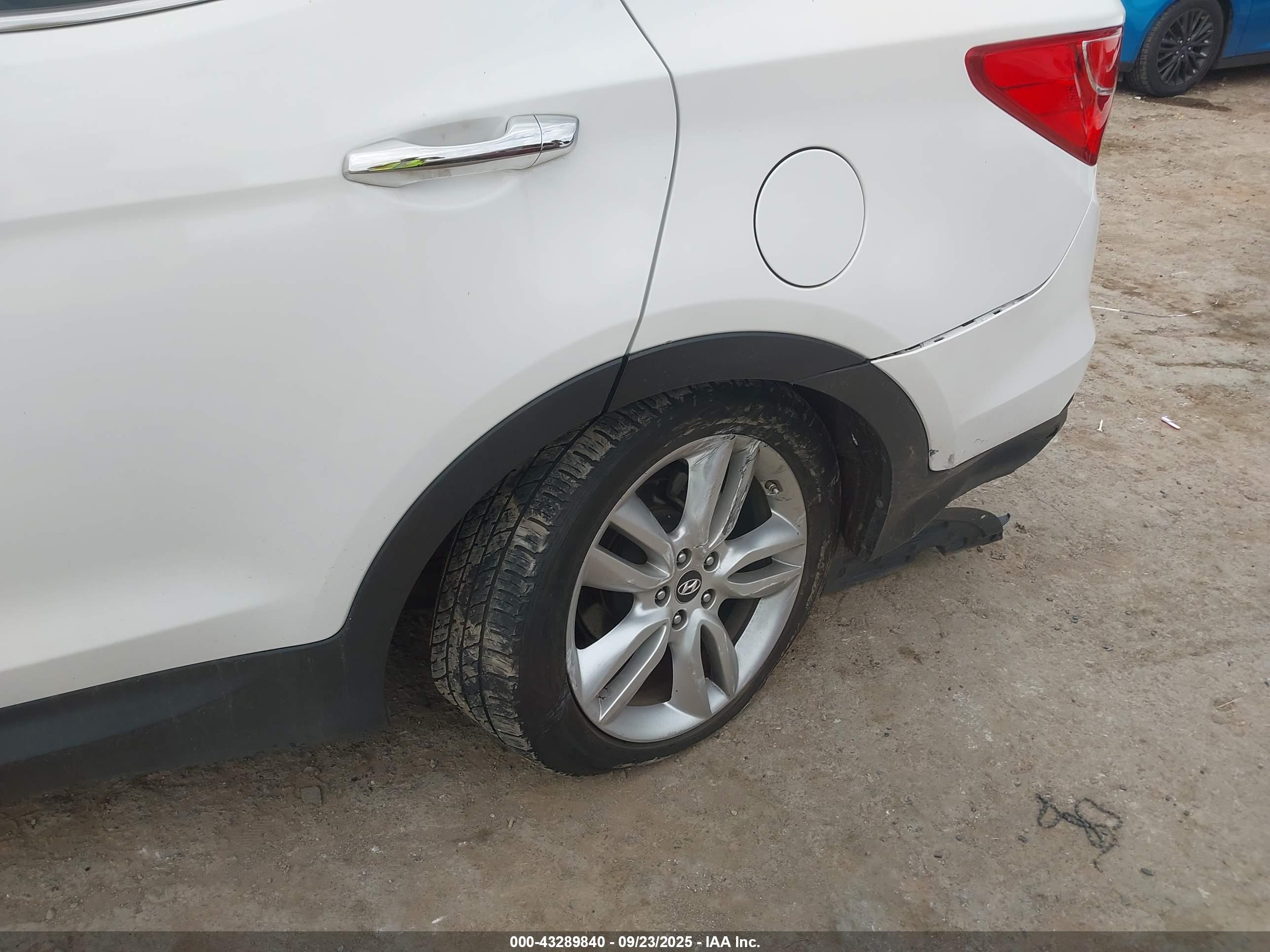 HYUNDAI SANTA image 6