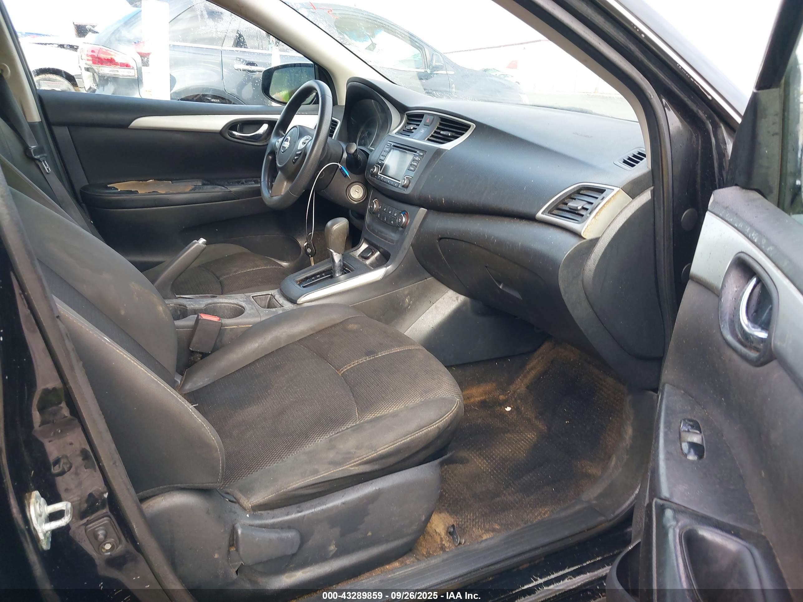 NISSAN SENTRA image 5