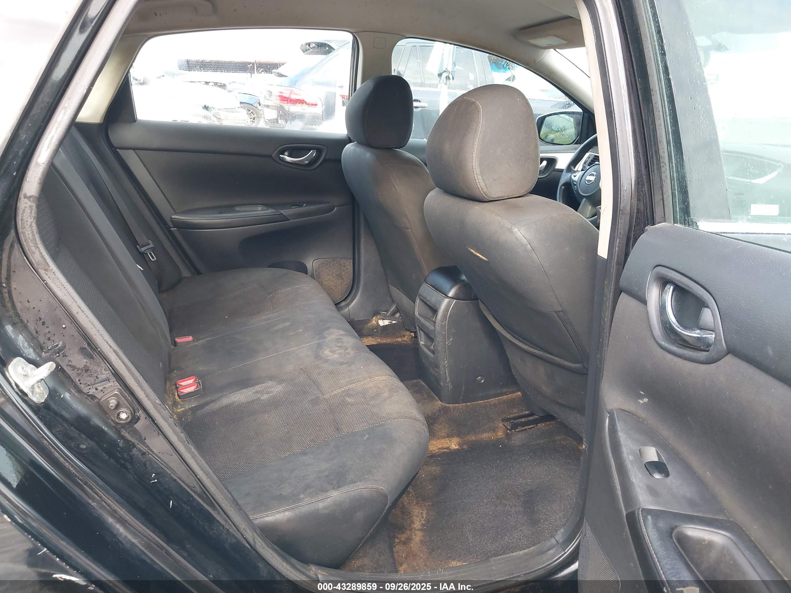 NISSAN SENTRA image 8