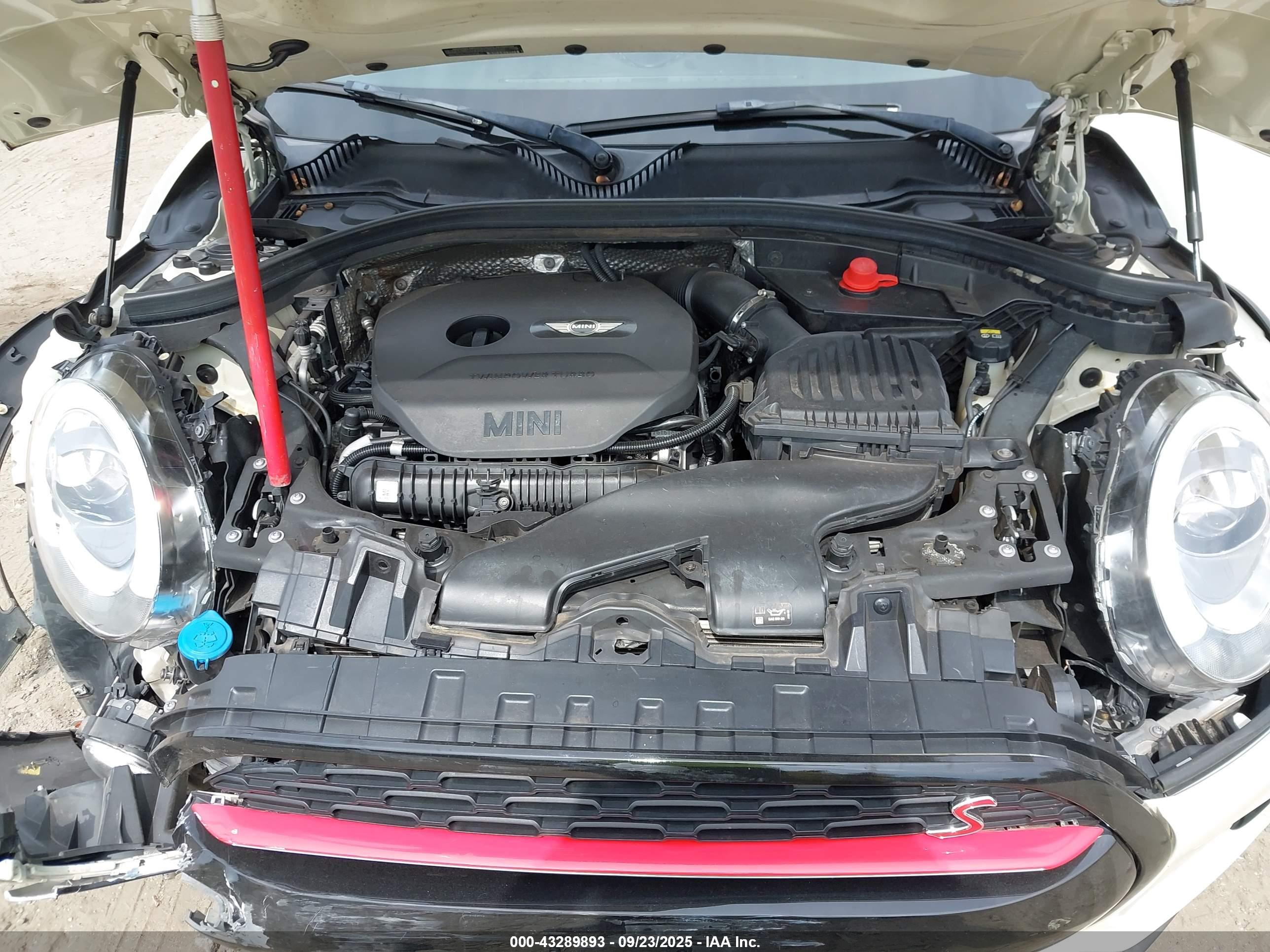 MINI CLUBMAN image 10