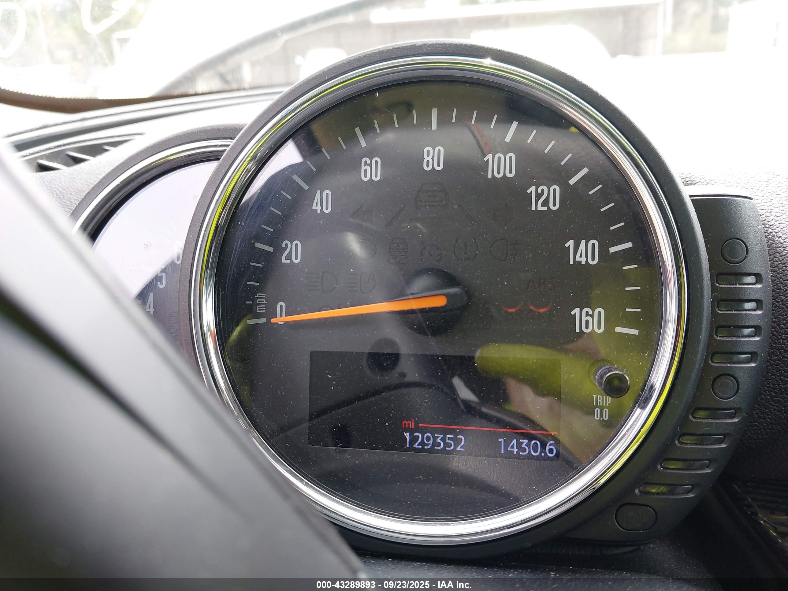MINI CLUBMAN image 7