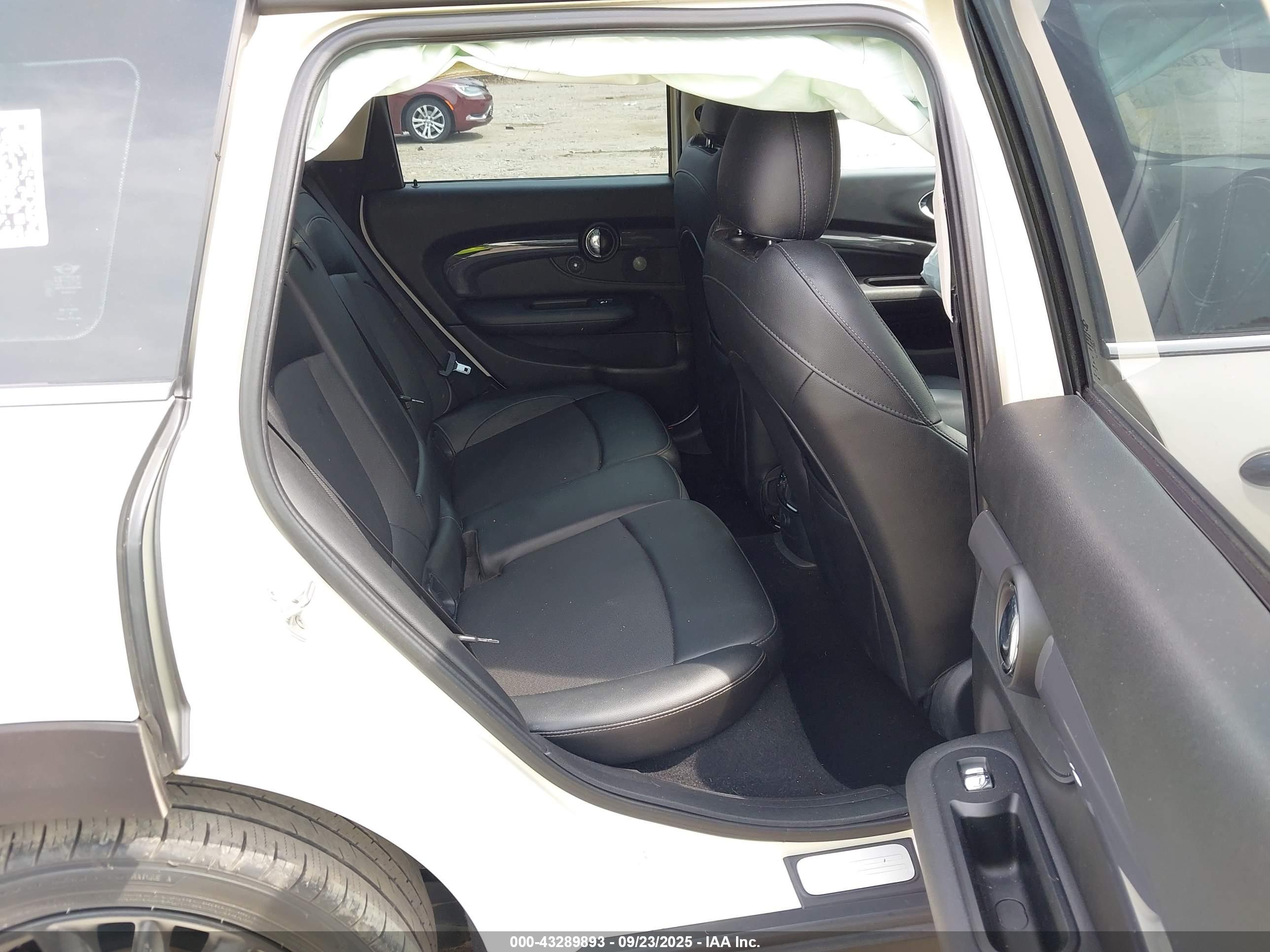 MINI CLUBMAN image 8