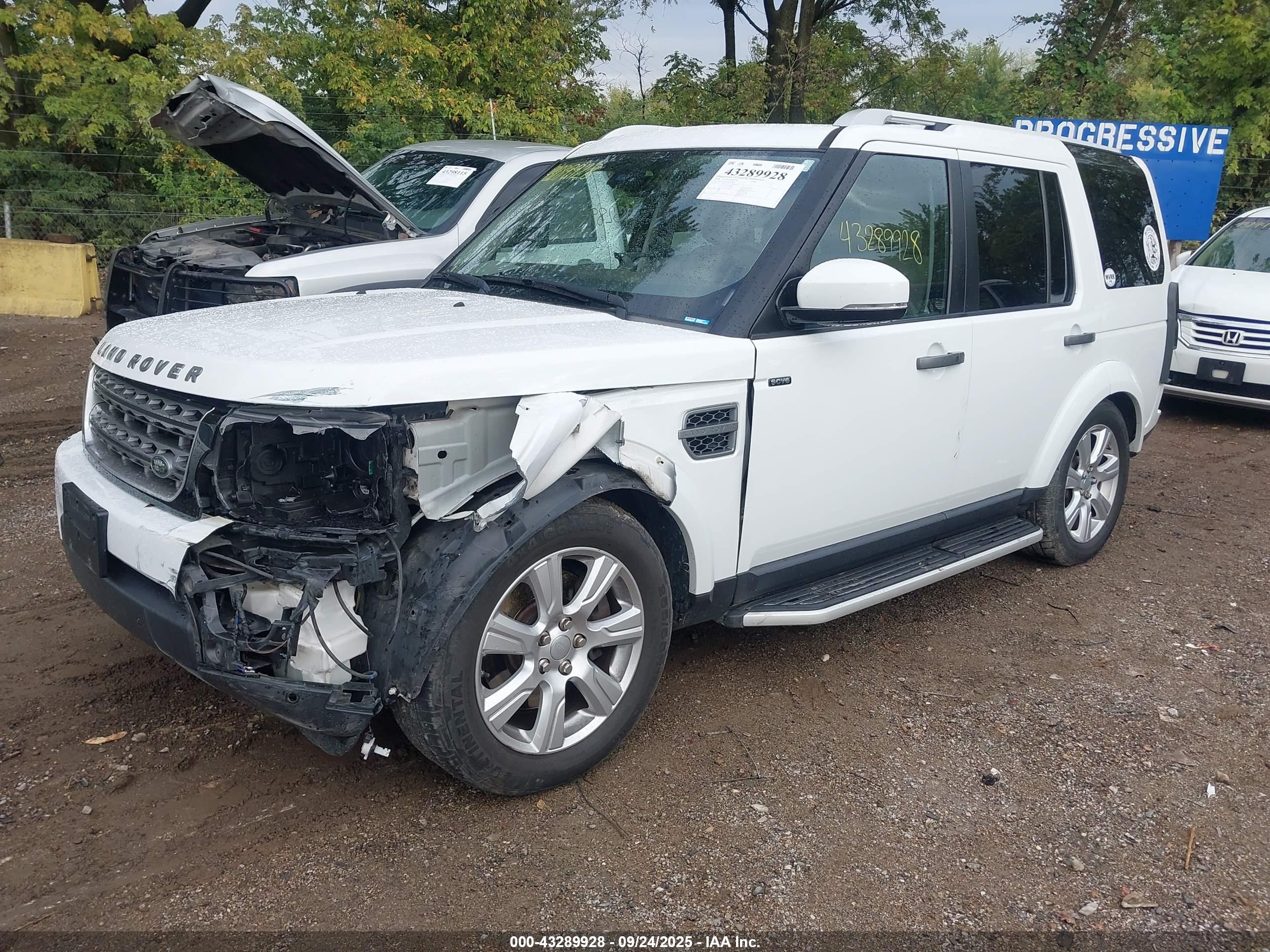LAND ROVER image 2