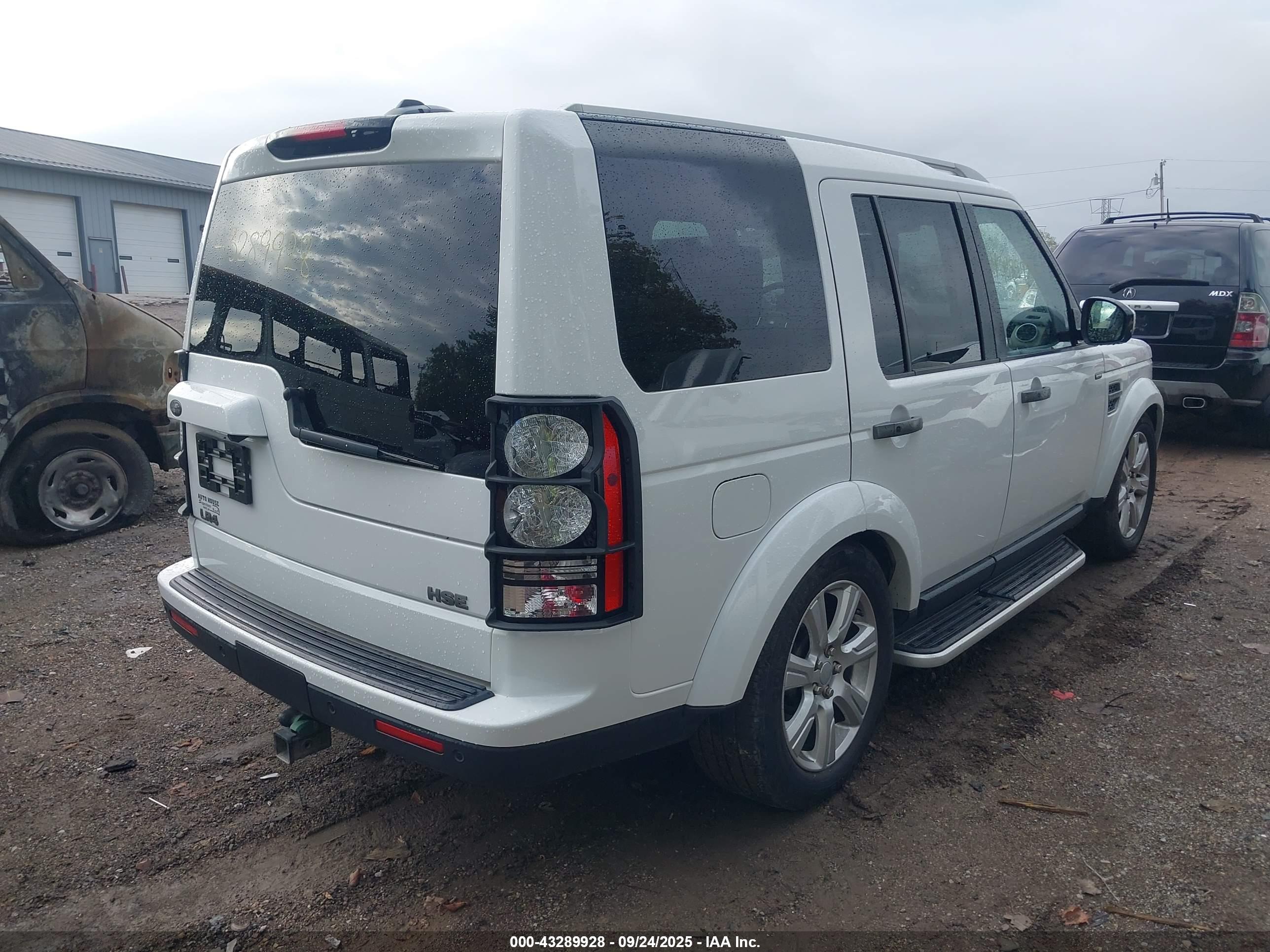 LAND ROVER image 4