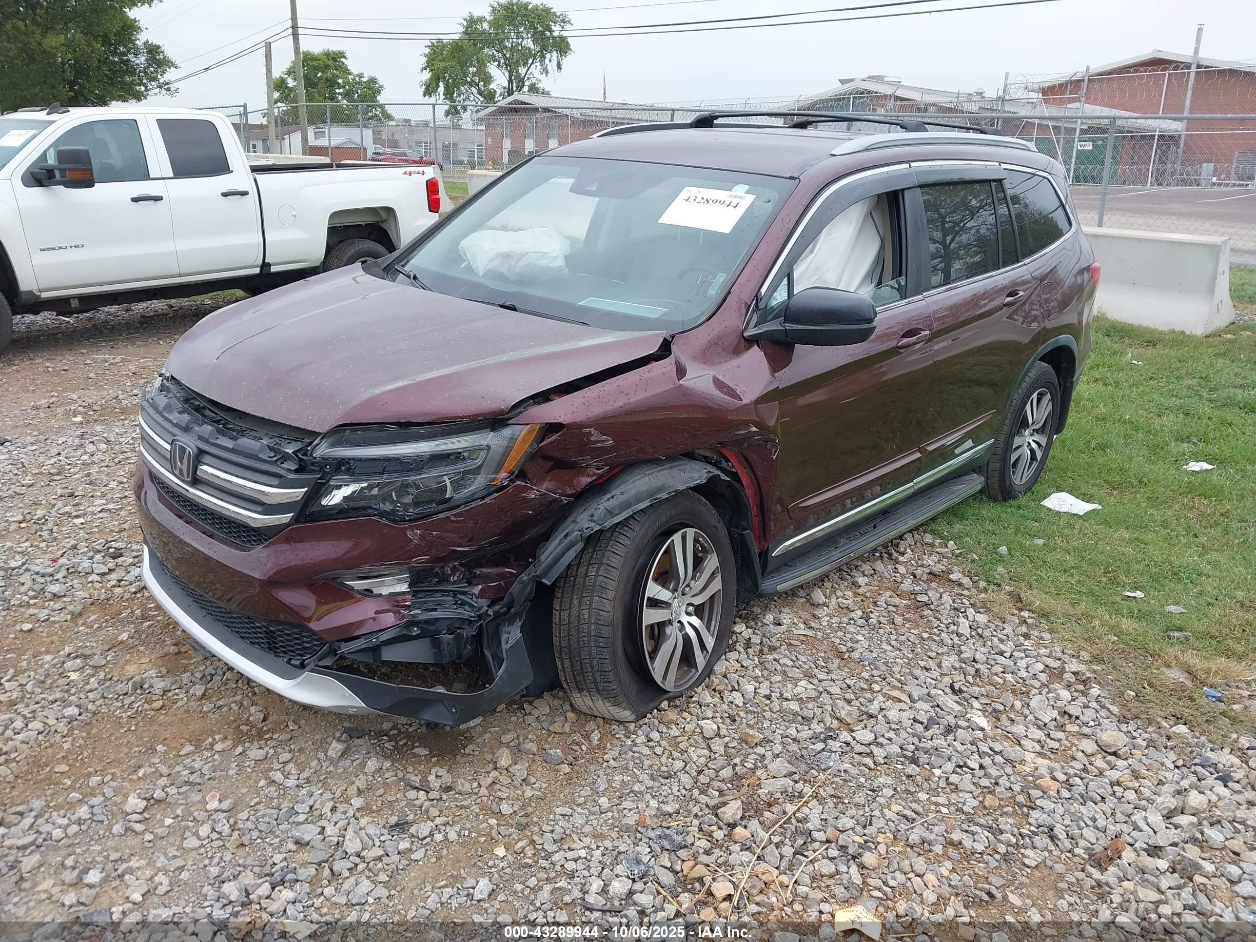 HONDA PILOT image 2