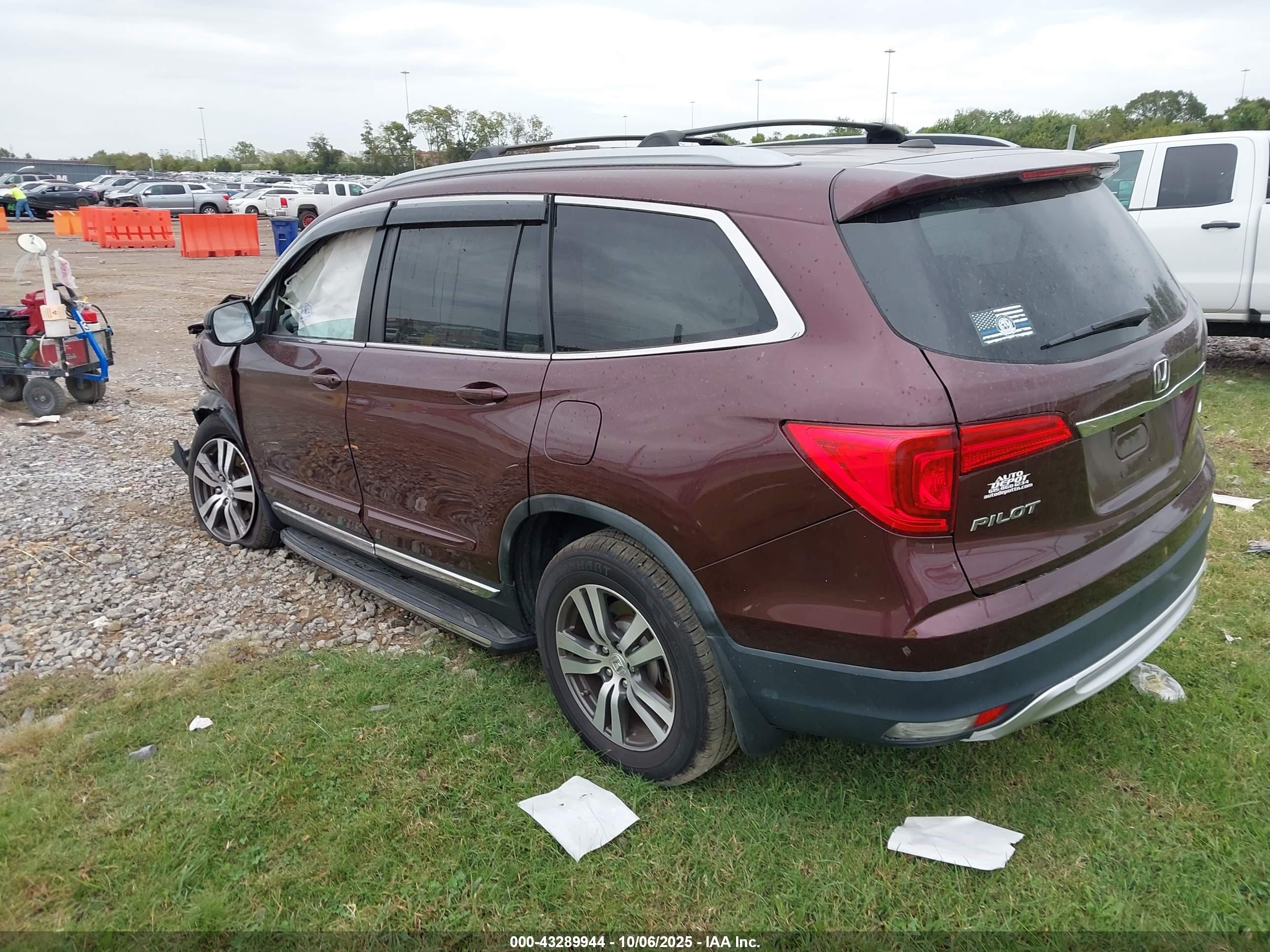 HONDA PILOT image 3