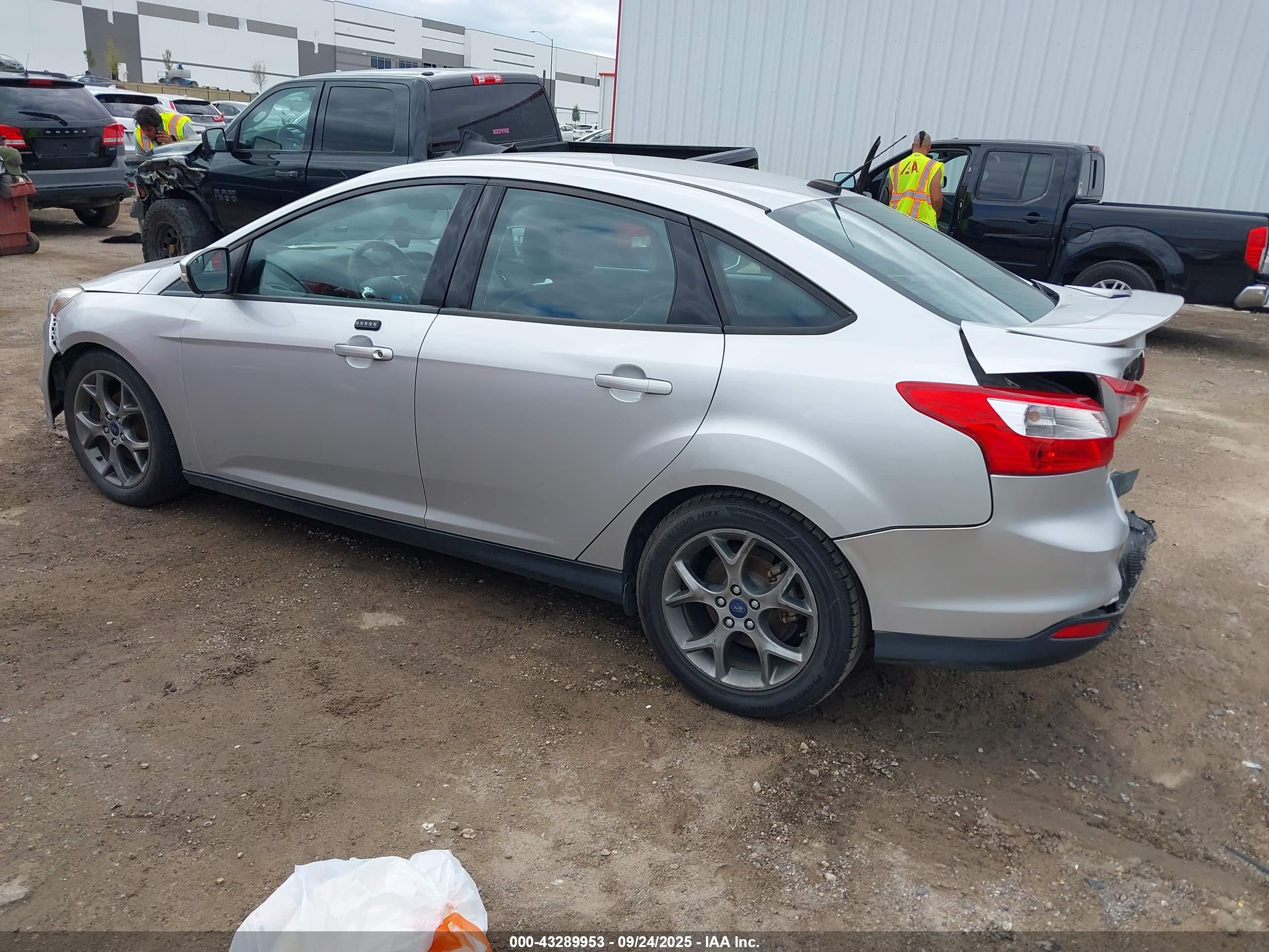 FORD FOCUS image 3
