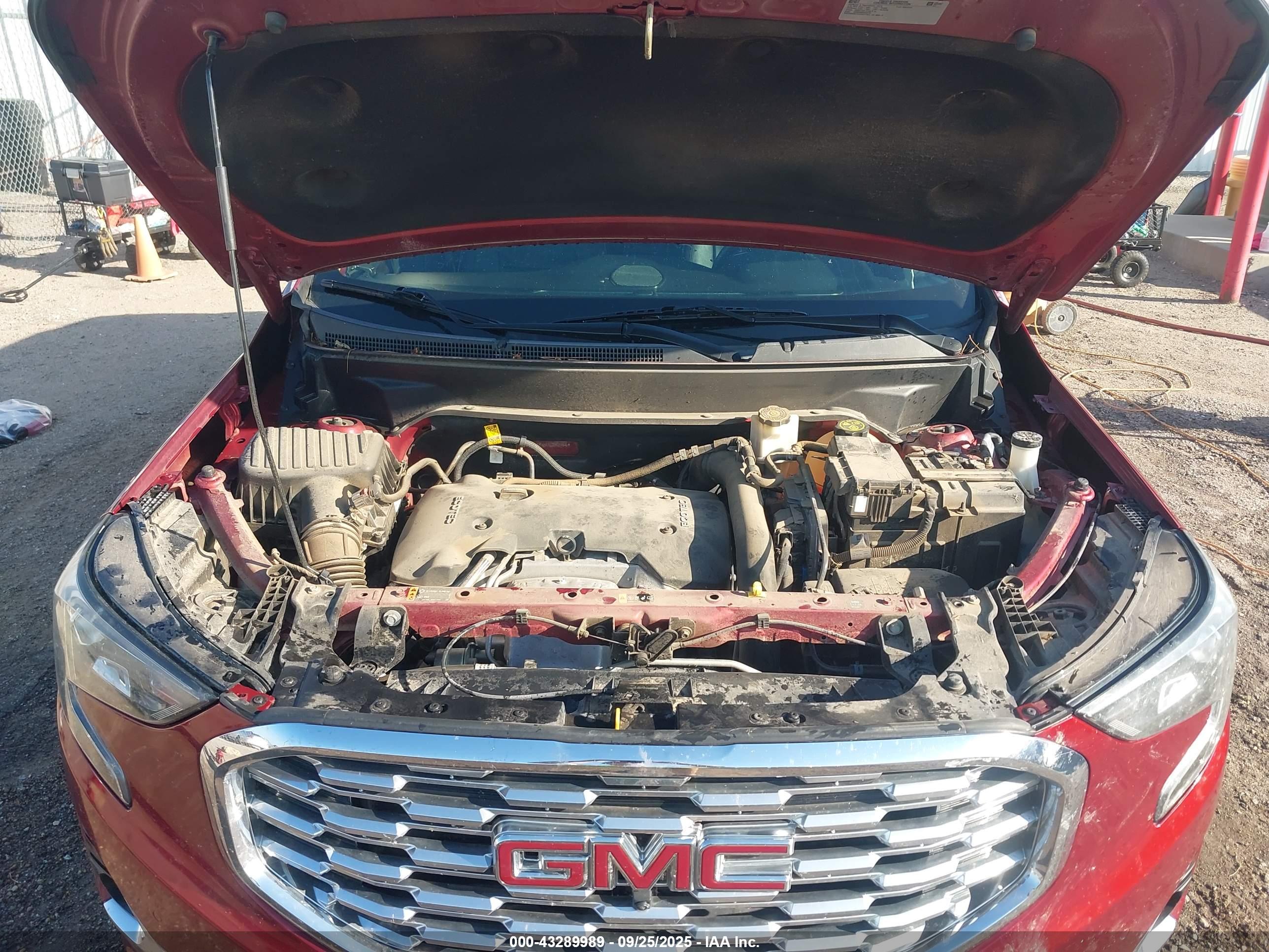 GMC TERRAIN image 10