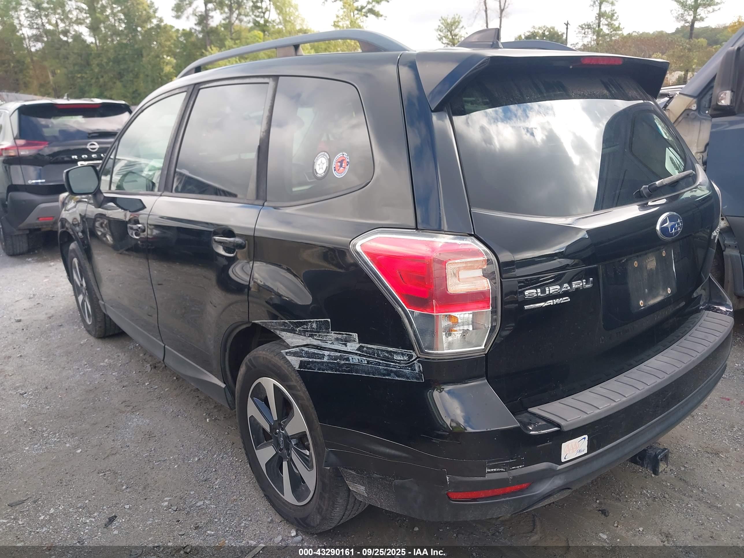 SUBARU FORESTER image 3